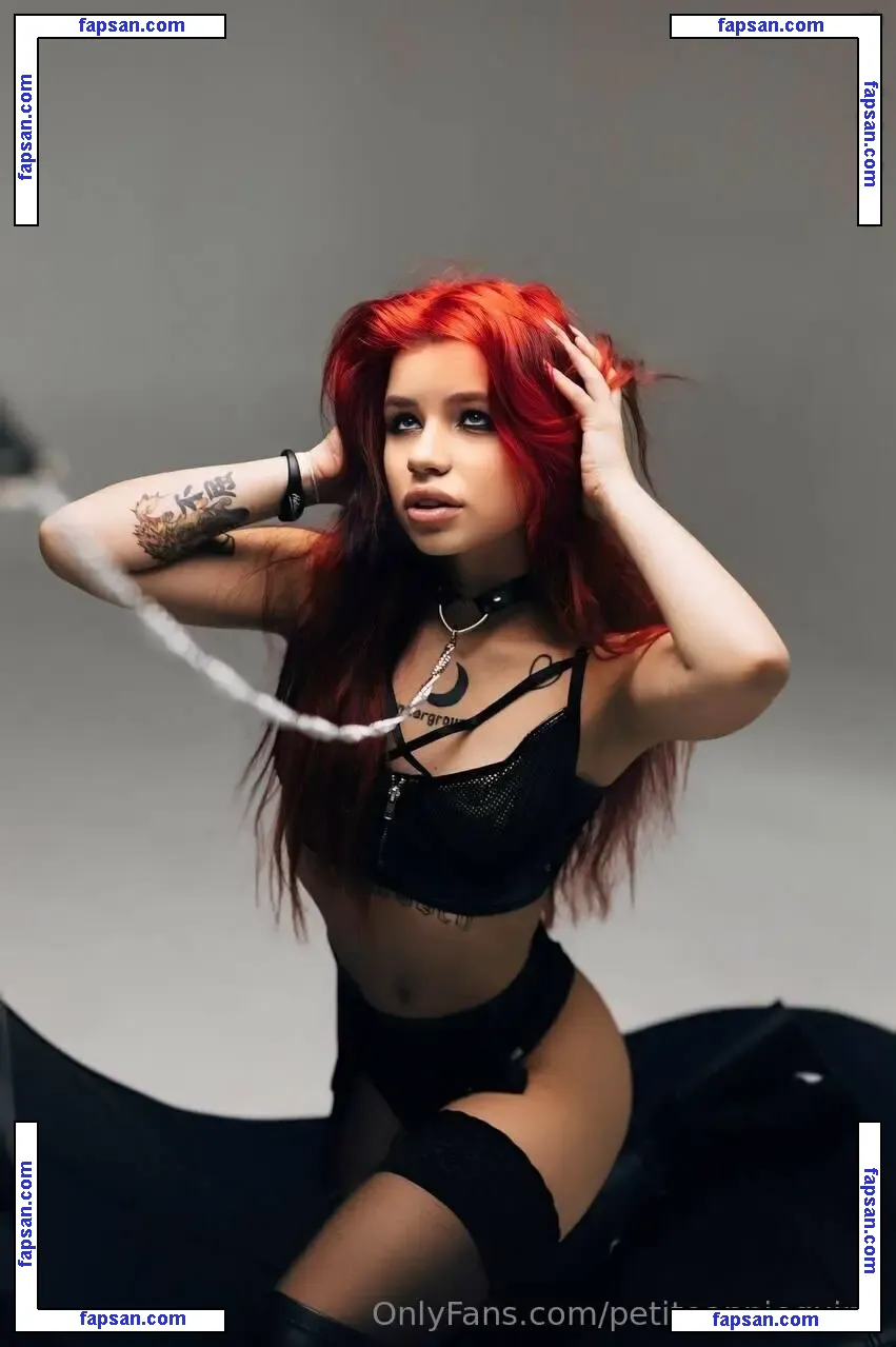 petiteanniequinn nude photo #0039 from OnlyFans