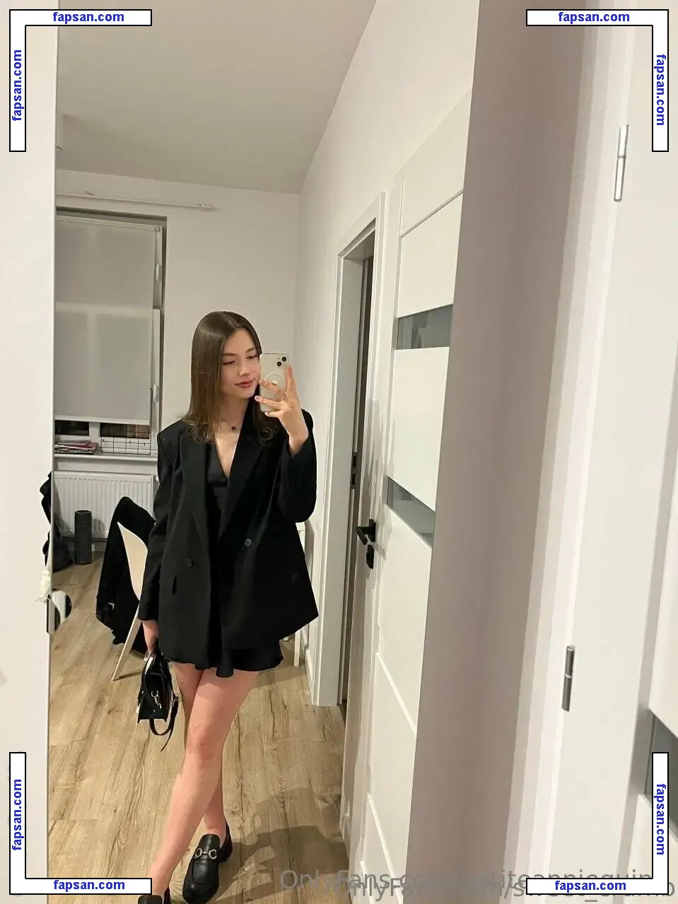 petiteanniequinn nude photo #0046 from OnlyFans