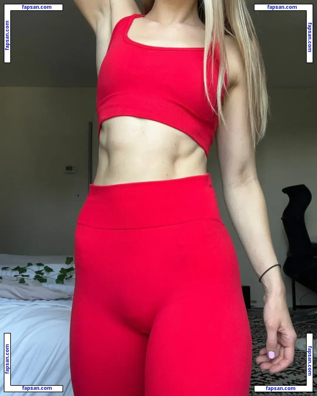 Petitenfit / natalieslade nude photo #0044 from OnlyFans