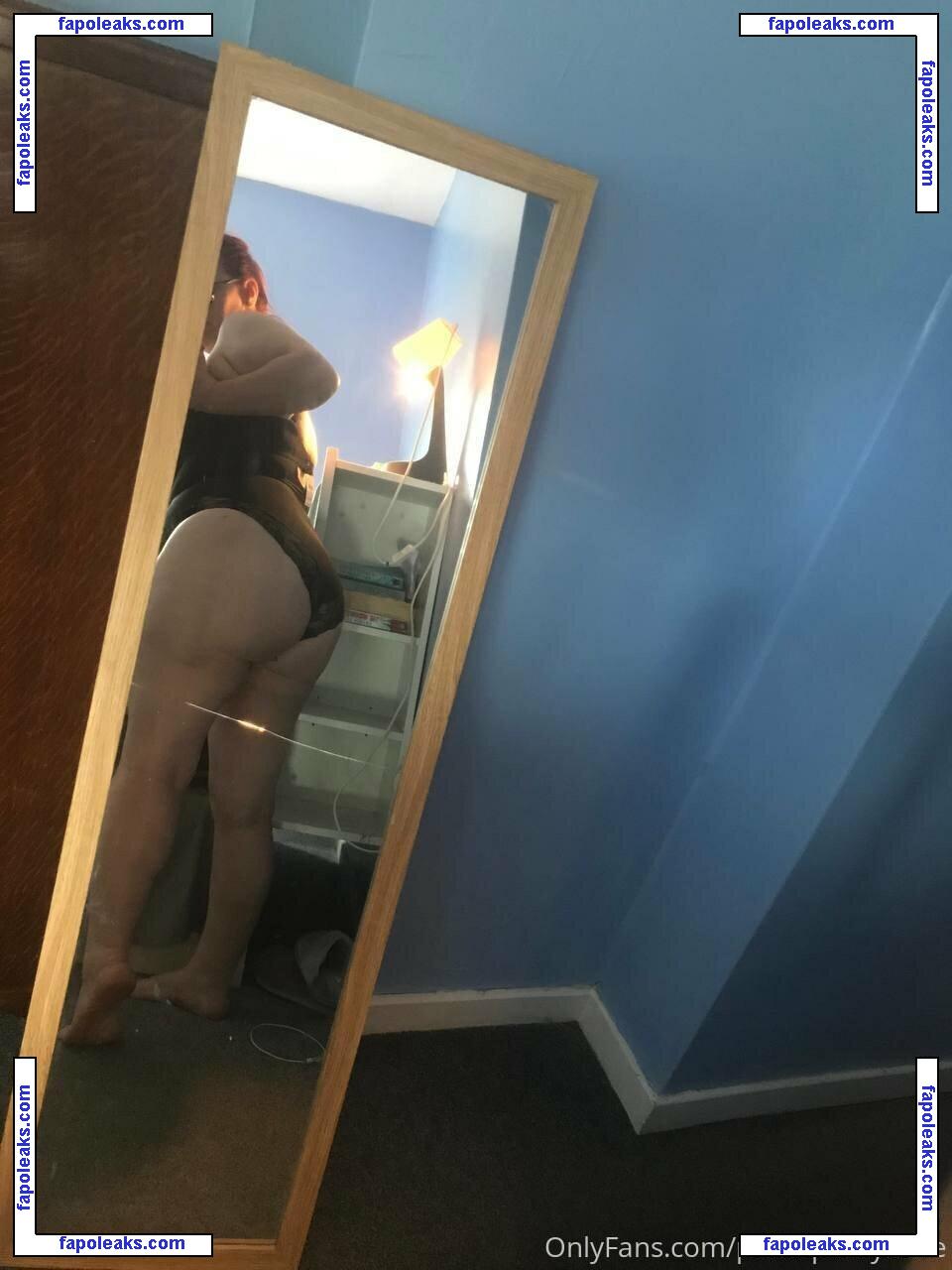 petitepantyhose nude photo #0008 from OnlyFans