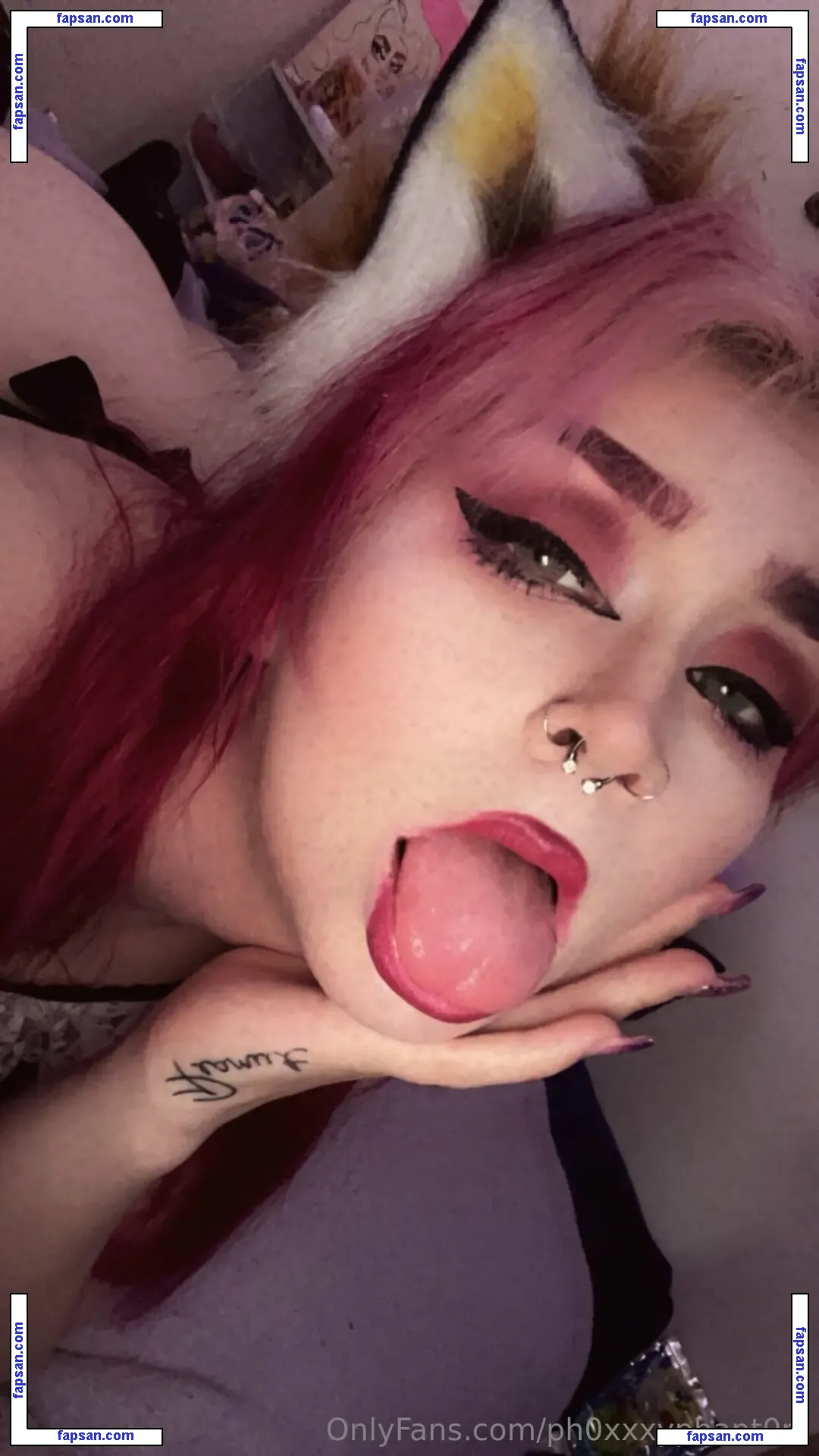 ph0xxxyphant0m nude photo #0008 from OnlyFans