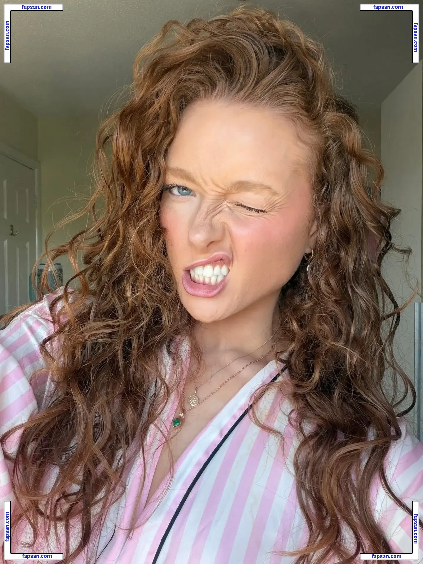 pheobeisginger голая фото #0018 с Онлифанс