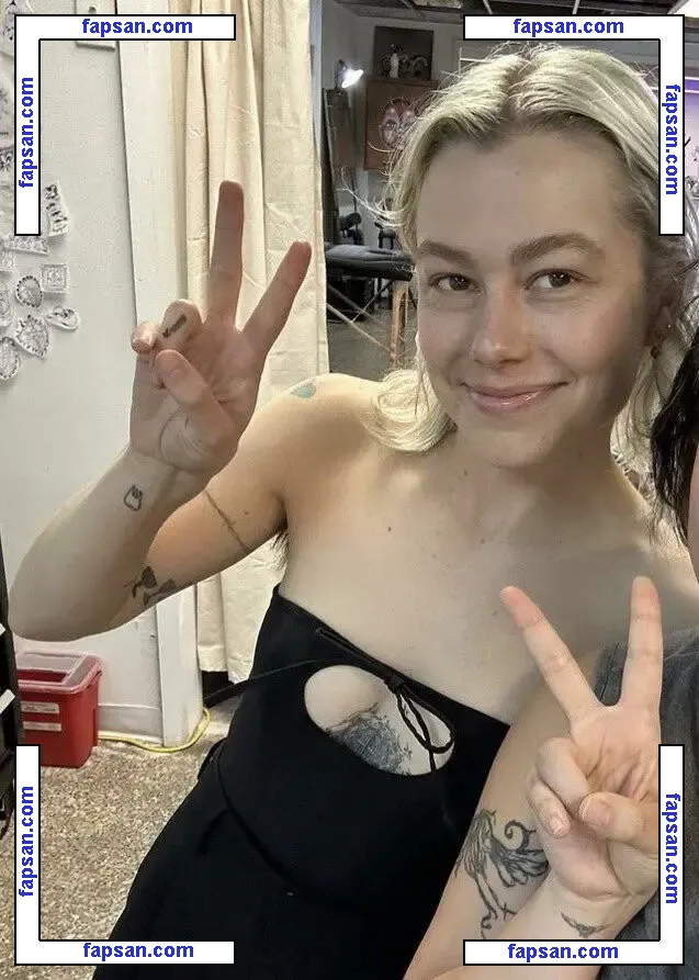 Phoebe Bridgers nude photo #0037 from OnlyFans