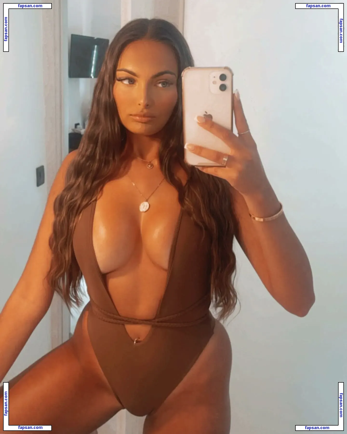 Phoebe Collin nude photo #0014 from OnlyFans