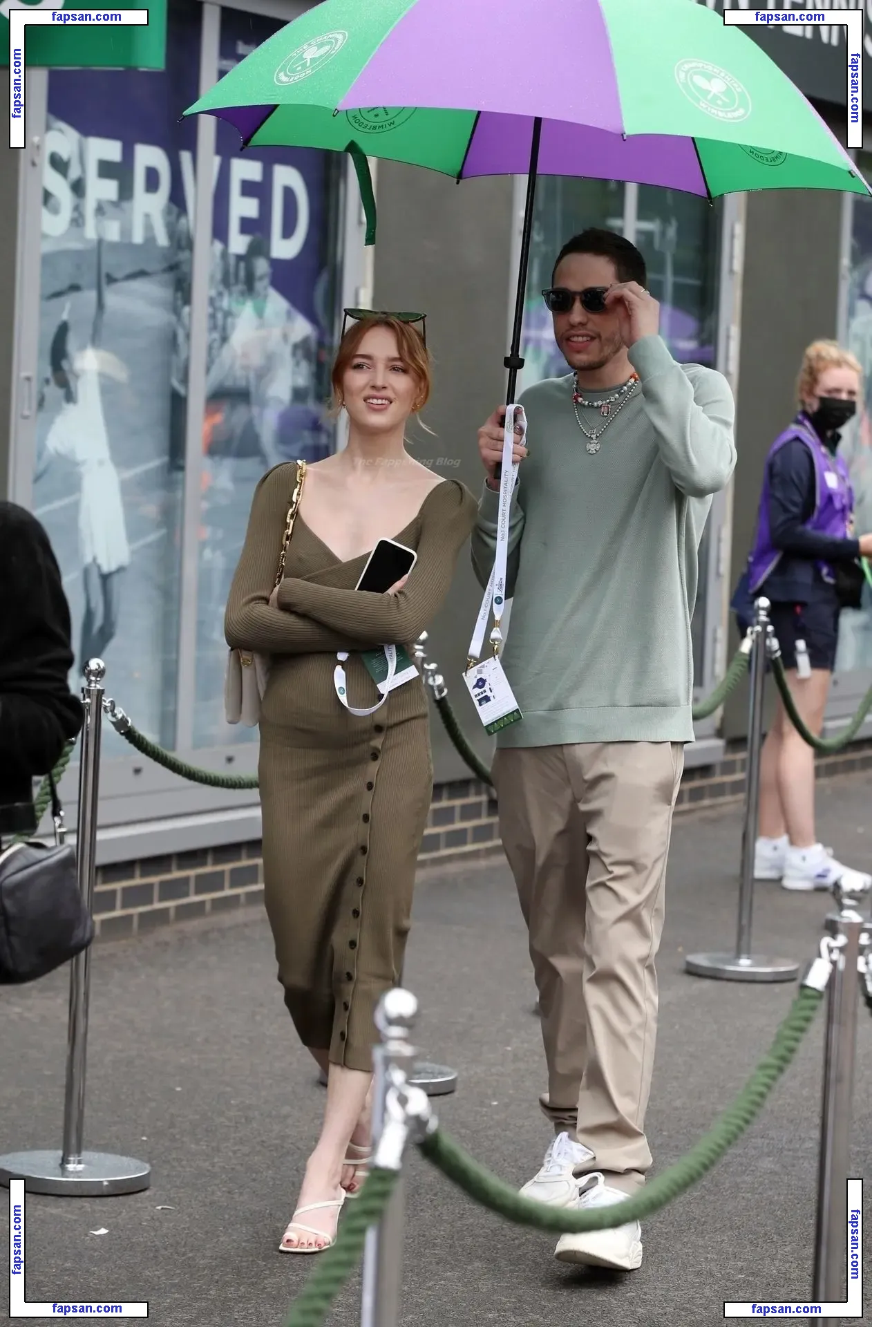 Phoebe Dynevor nude photo #0011 from OnlyFans