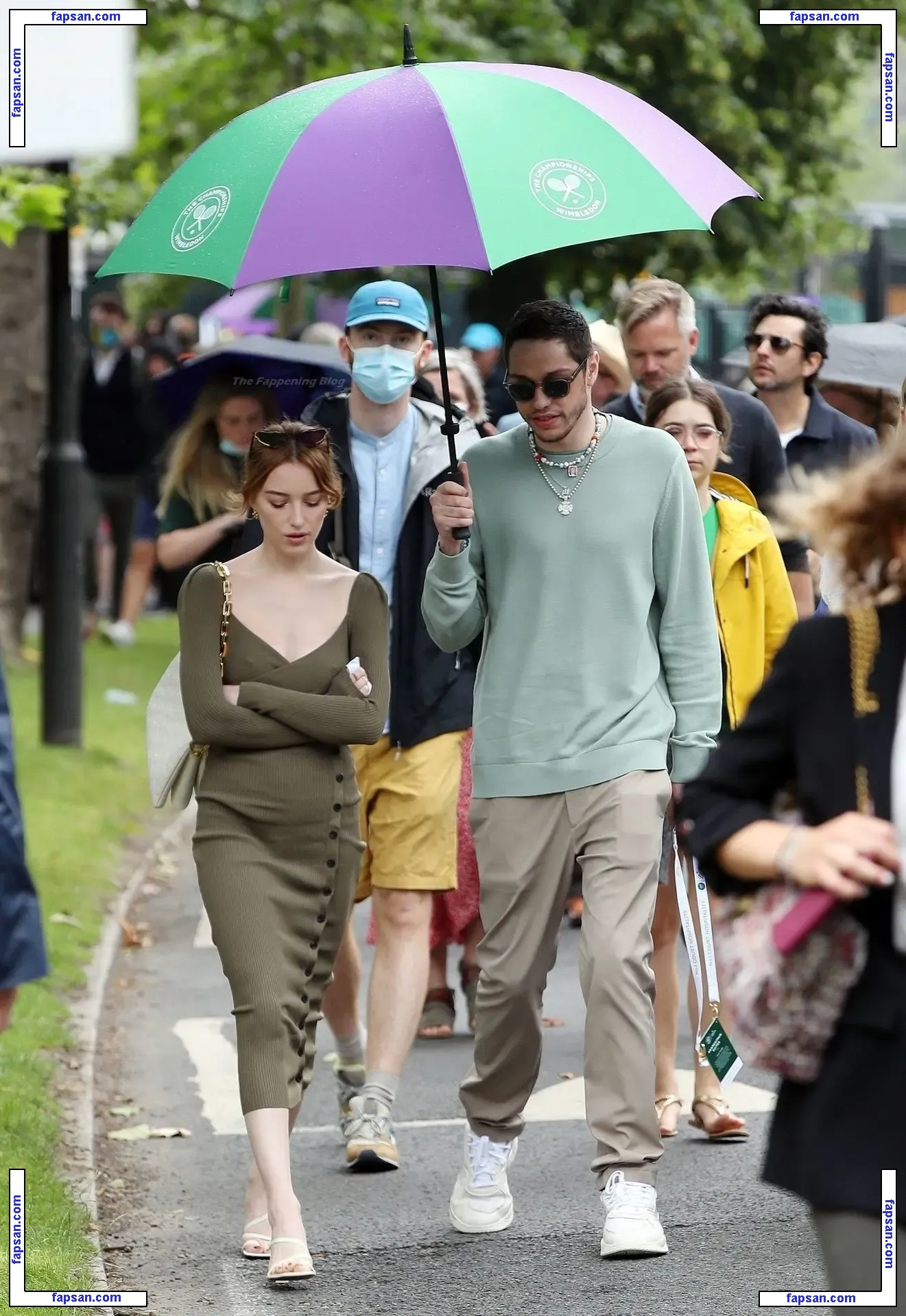 Phoebe Dynevor nude photo #0013 from OnlyFans