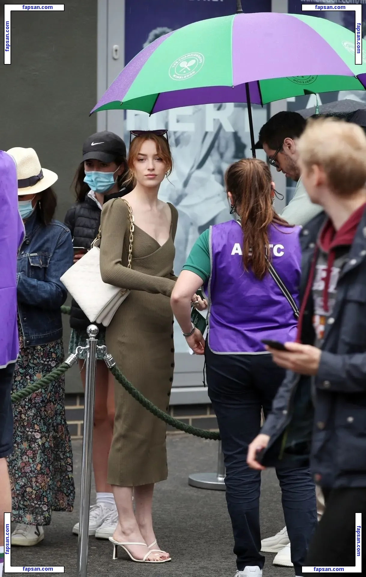 Phoebe Dynevor nude photo #0017 from OnlyFans