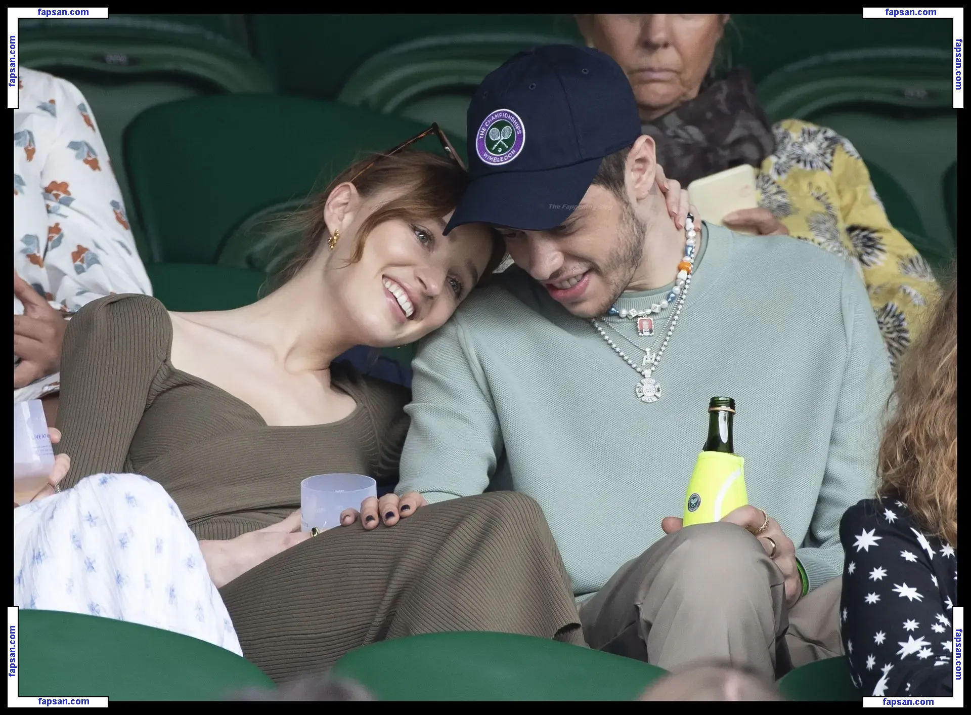 Phoebe Dynevor nude photo #0054 from OnlyFans