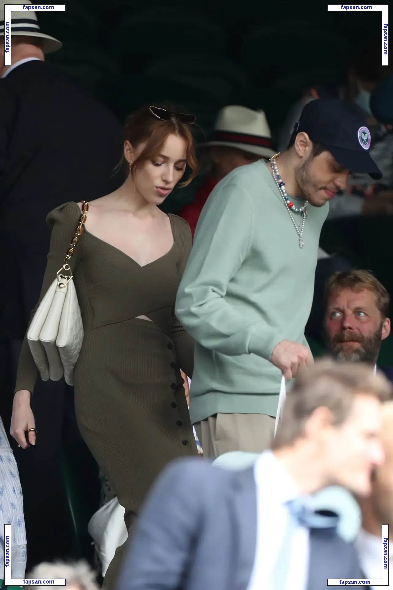 Phoebe Dynevor nude photo #0077 from OnlyFans