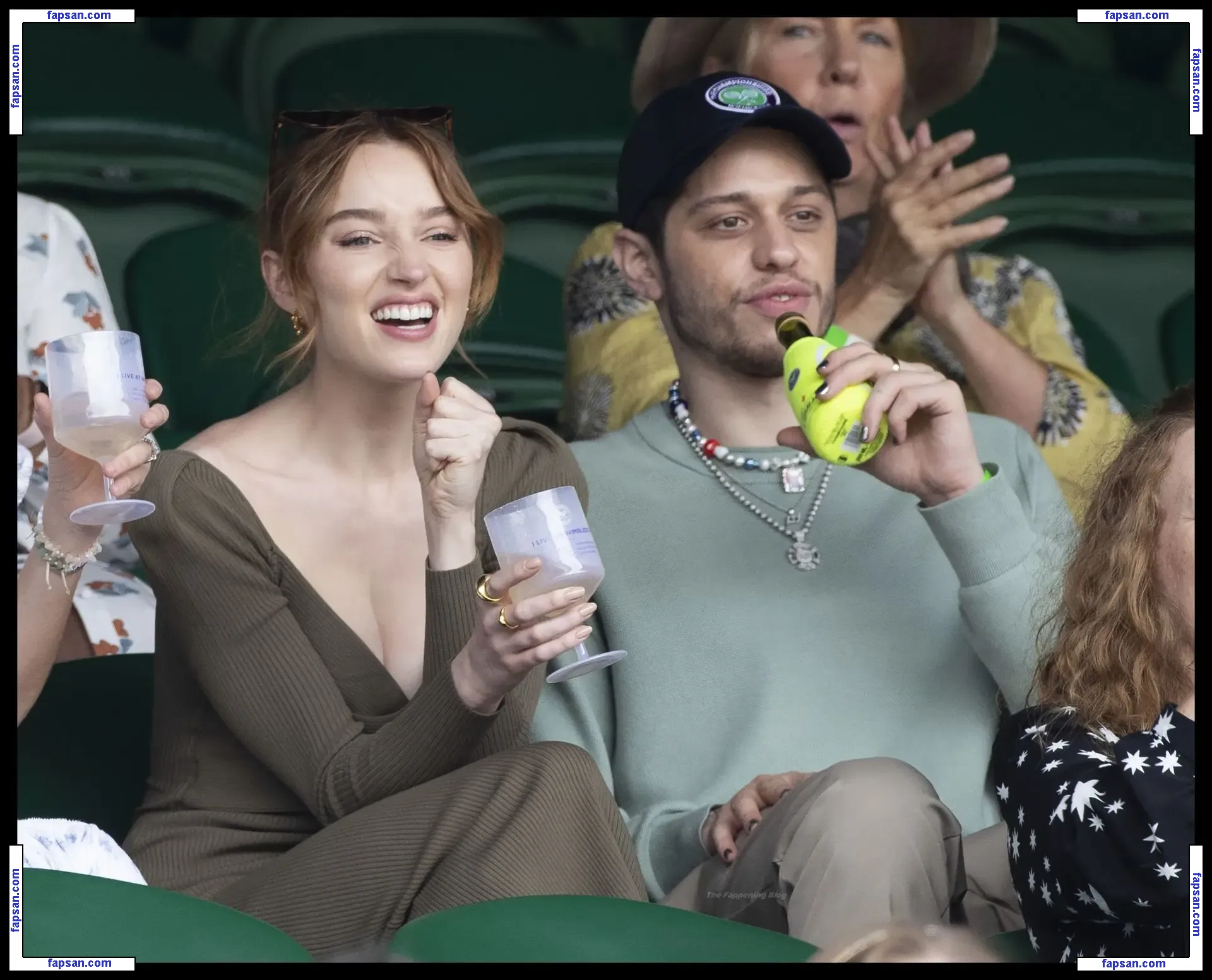 Phoebe Dynevor nude photo #0091 from OnlyFans