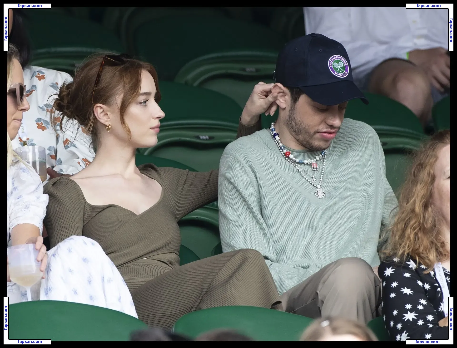 Phoebe Dynevor nude photo #0096 from OnlyFans