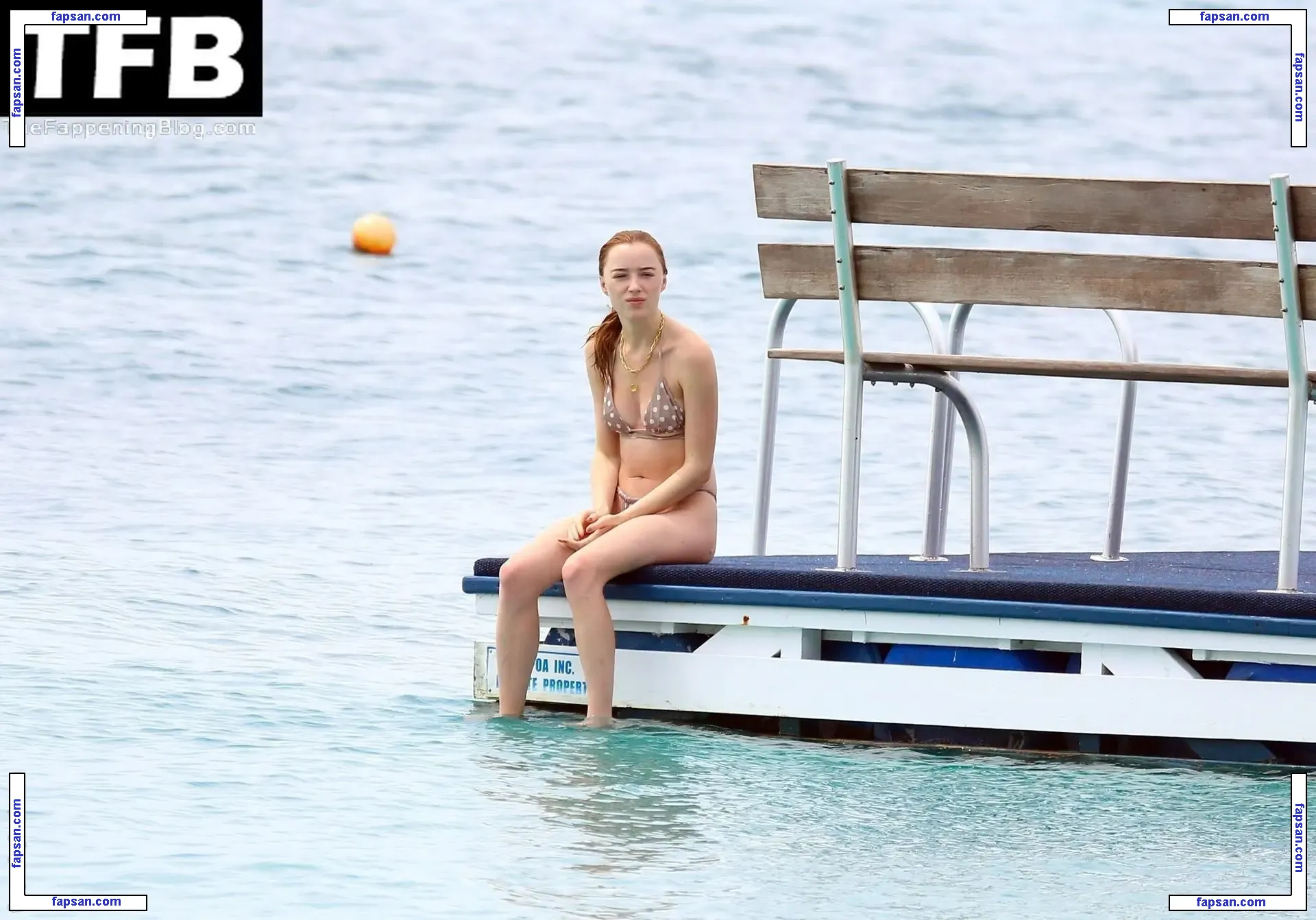 Phoebe Dynevor nude photo #0152 from OnlyFans