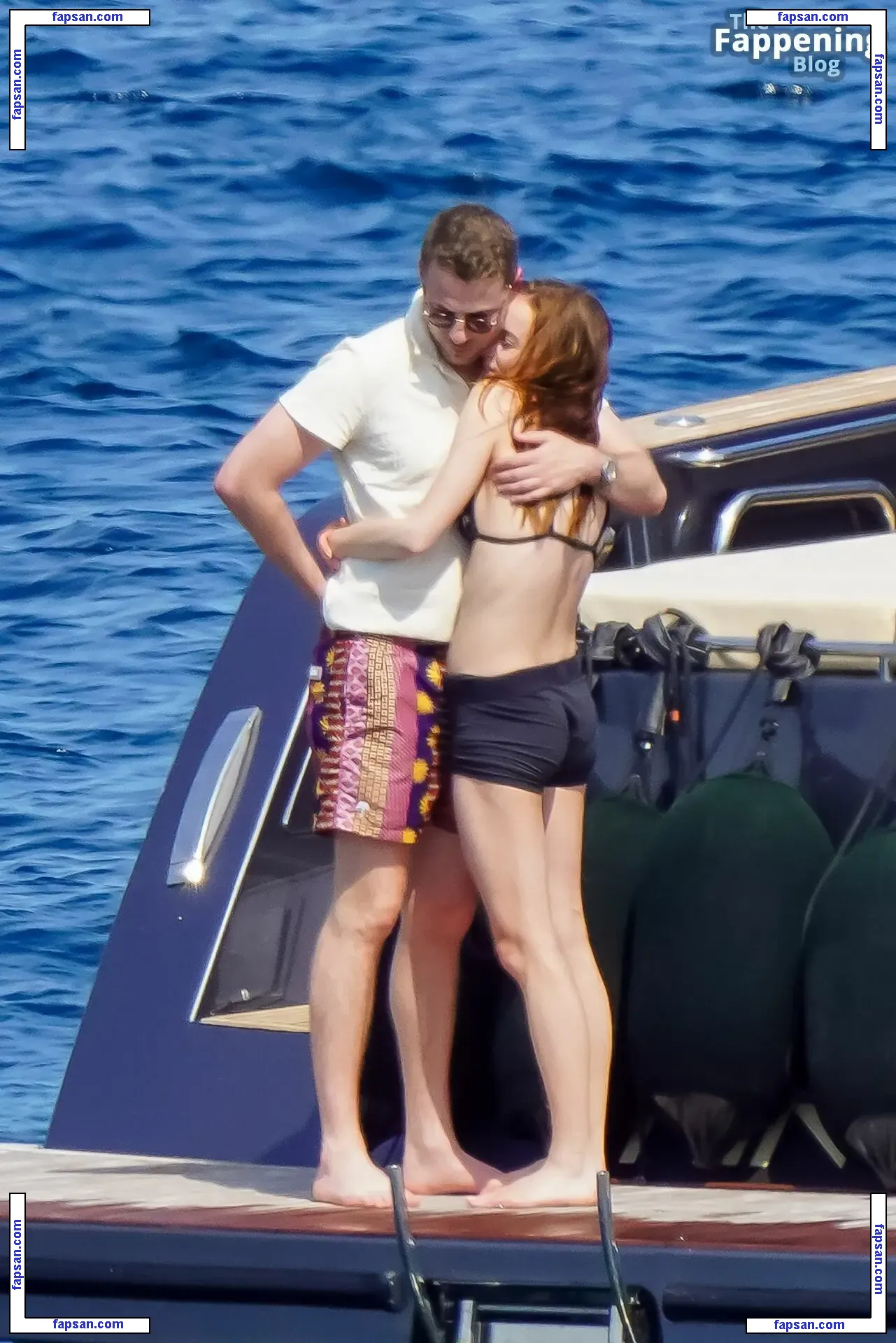 Phoebe Dynevor nude photo #0195 from OnlyFans