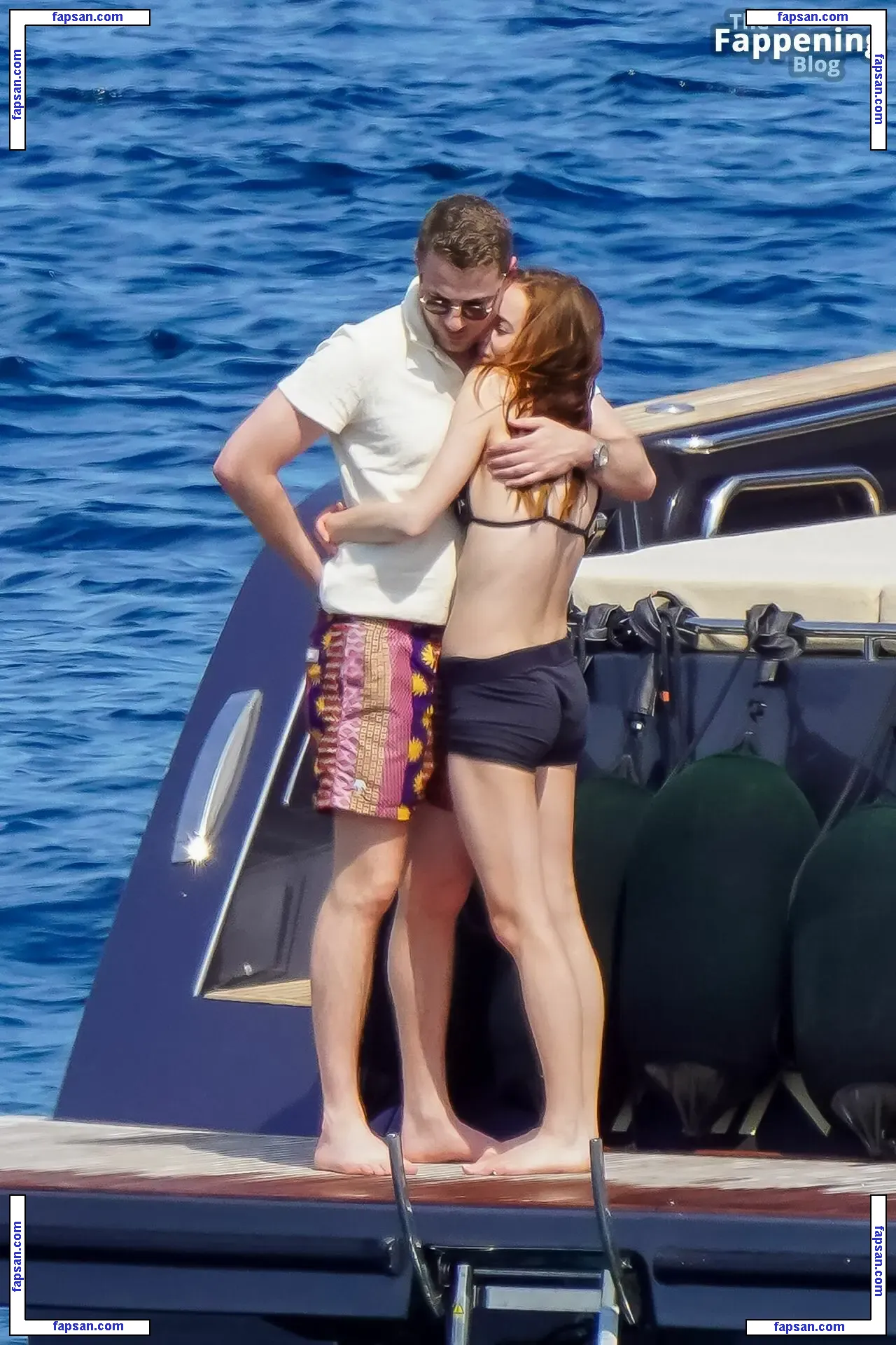 Phoebe Dynevor nude photo #0196 from OnlyFans