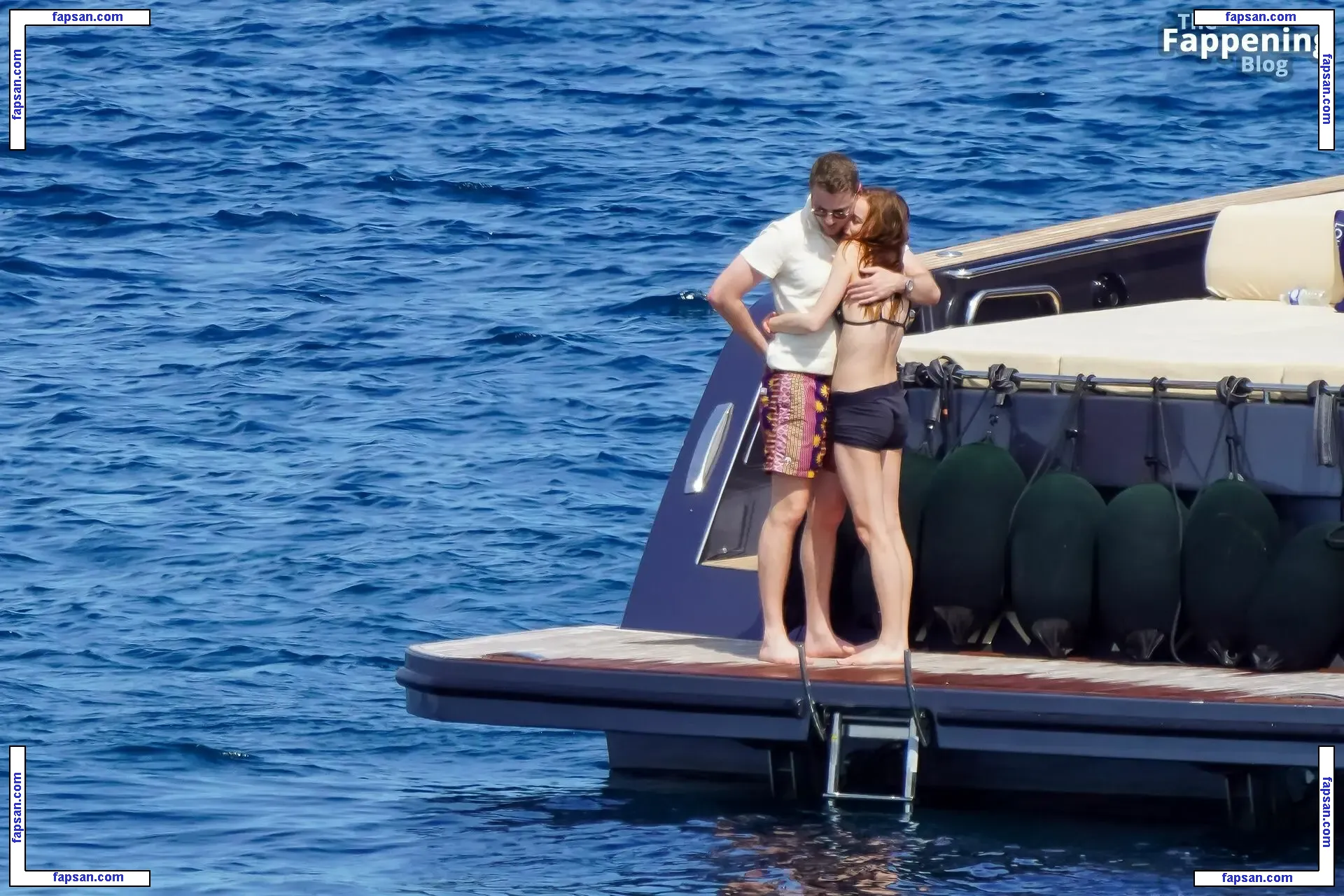 Phoebe Dynevor nude photo #0197 from OnlyFans