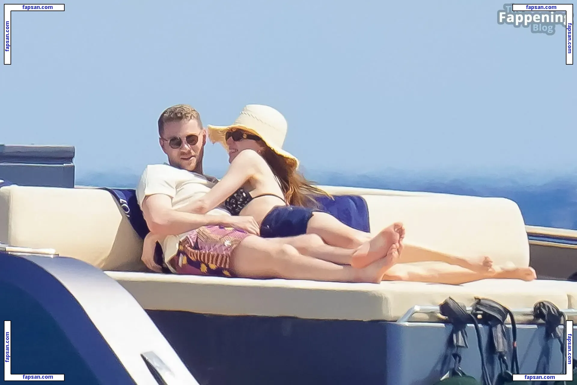 Phoebe Dynevor nude photo #0207 from OnlyFans