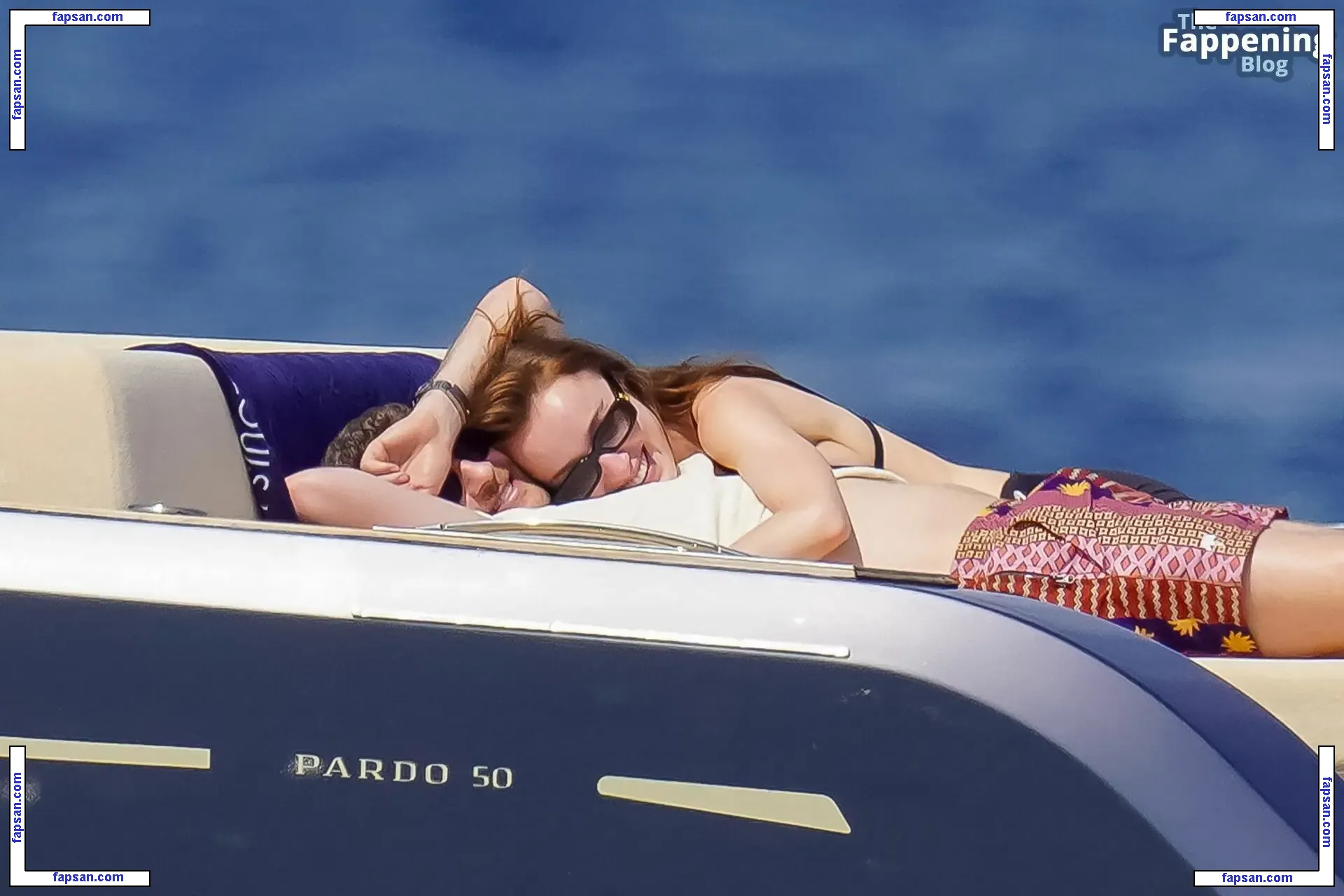 Phoebe Dynevor nude photo #0213 from OnlyFans