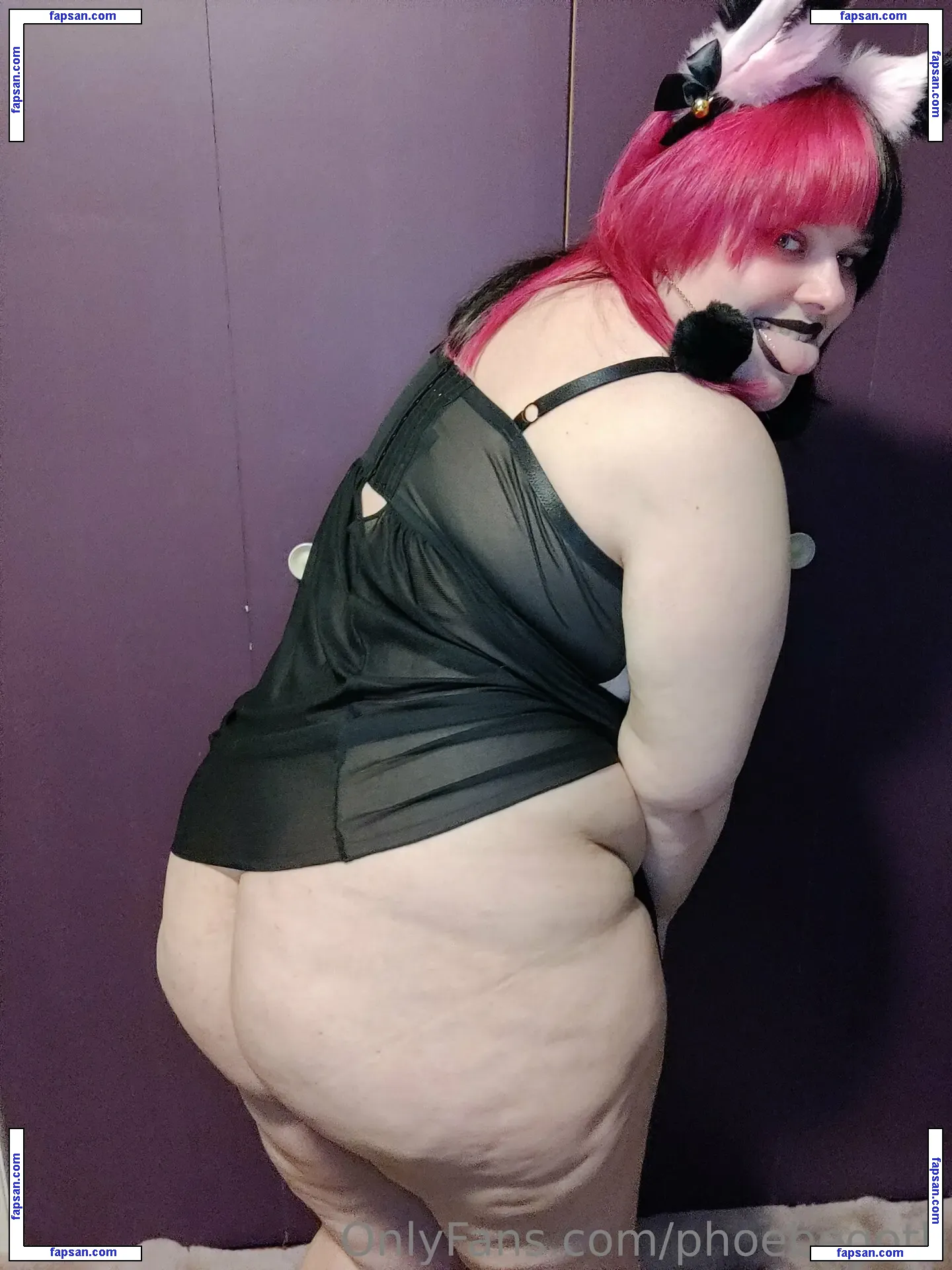 phoebegoth nude photo #0086 from OnlyFans