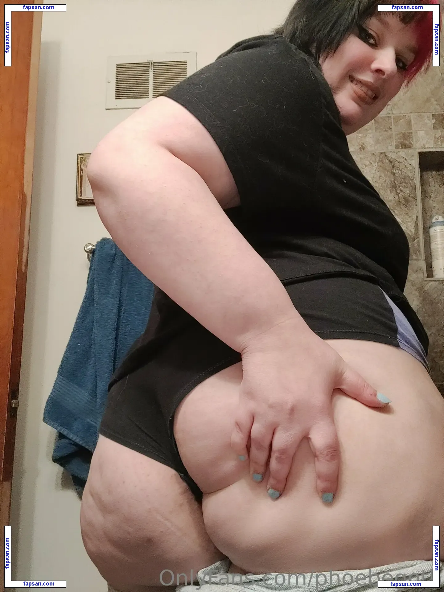 phoebegoth nude photo #0088 from OnlyFans