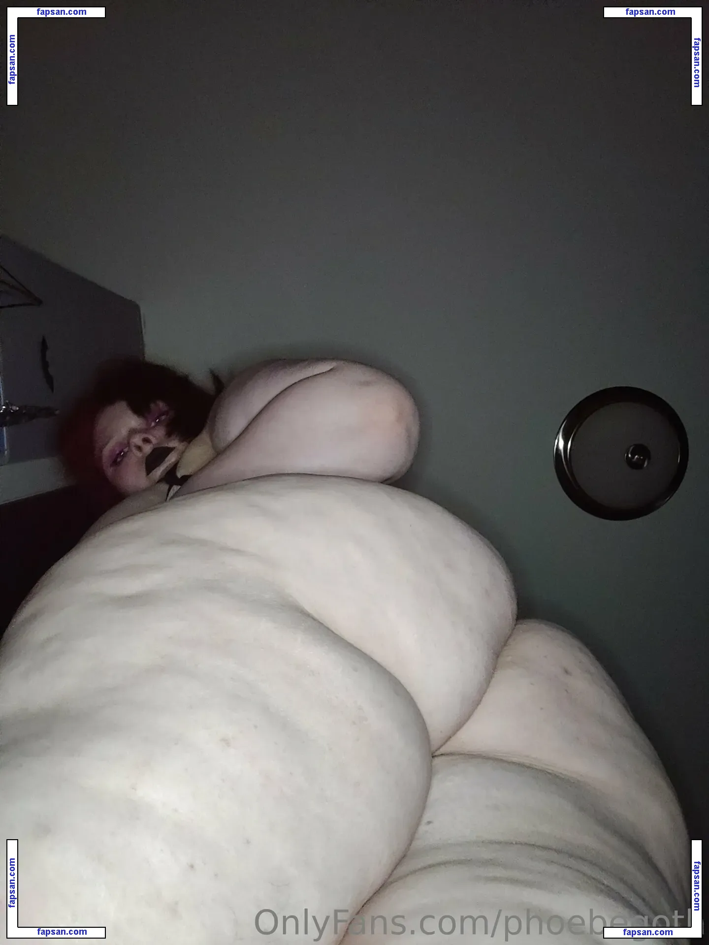 phoebegoth nude photo #0092 from OnlyFans