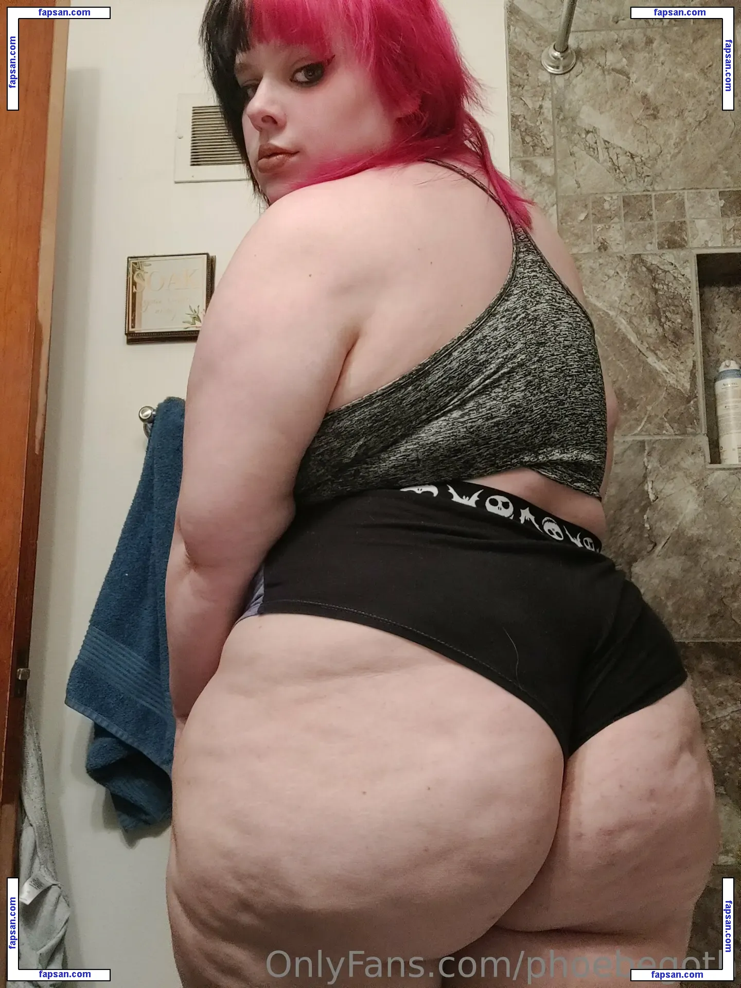 phoebegoth nude photo #0098 from OnlyFans