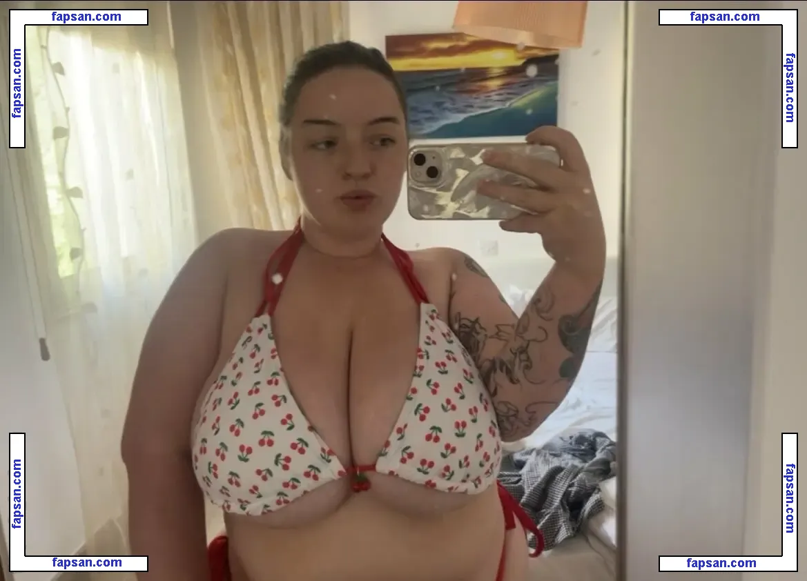 Phoebesofialouise nude photo #0004 from OnlyFans