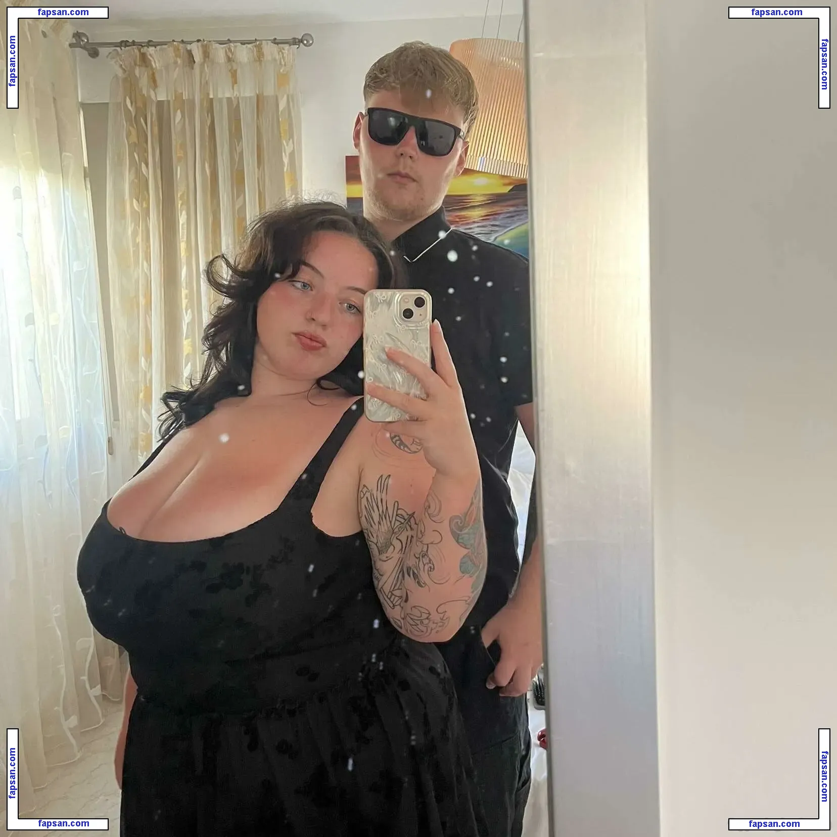 Phoebesofialouise nude photo #0005 from OnlyFans