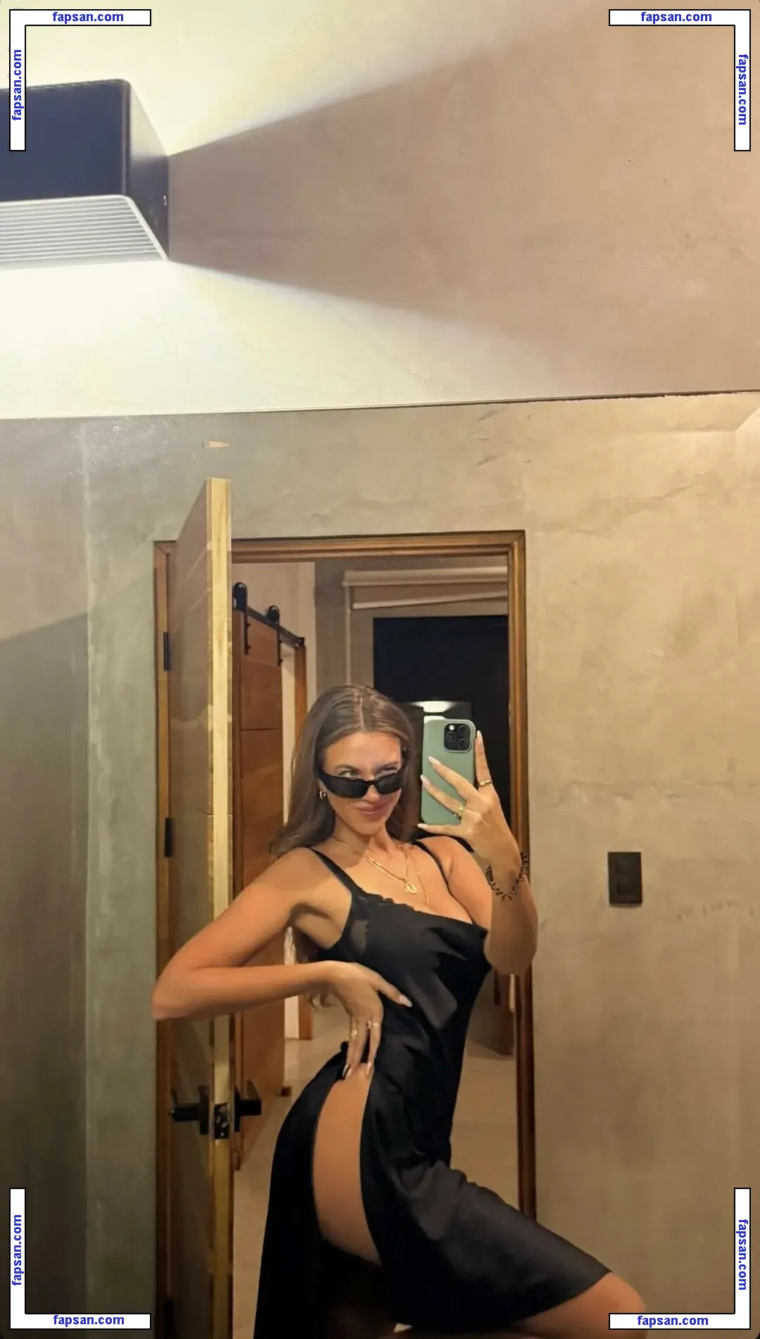 Pia Volckmann Pia__Kim голая фото #0011 с Онлифанс