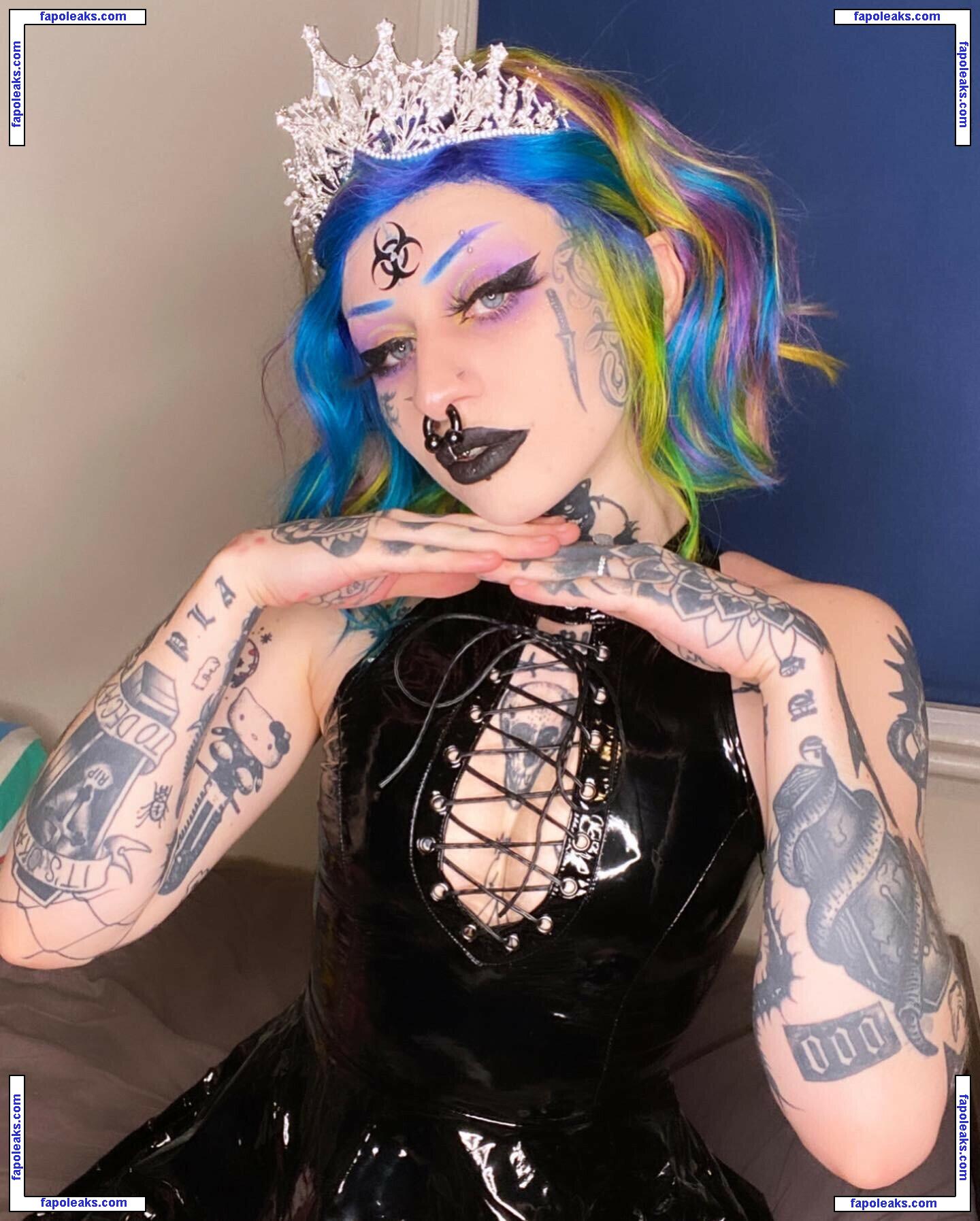 Piaisevil / sadpeachypia nude photo #0013 from OnlyFans