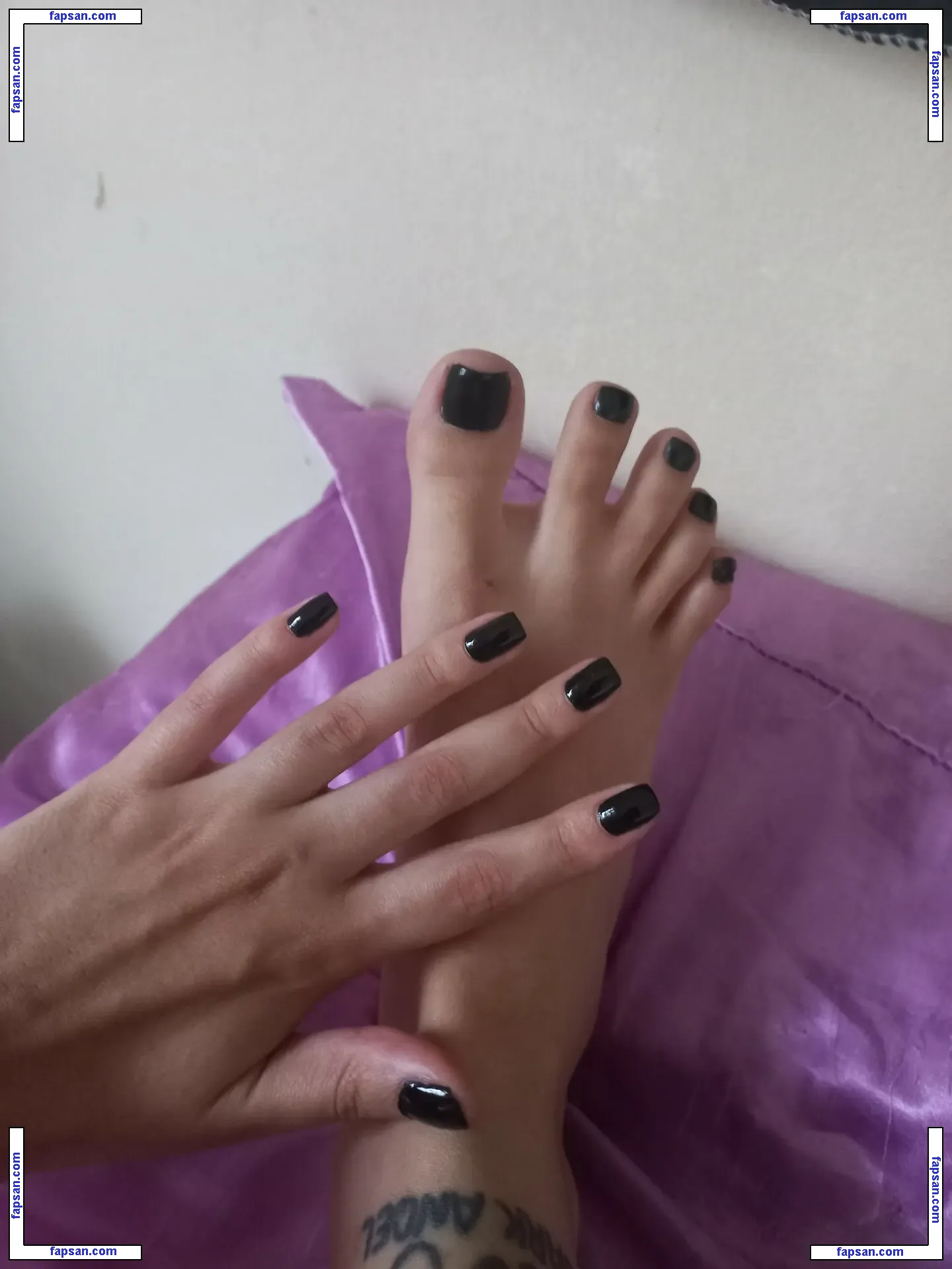 Pink Felice nude photo #0002 from OnlyFans