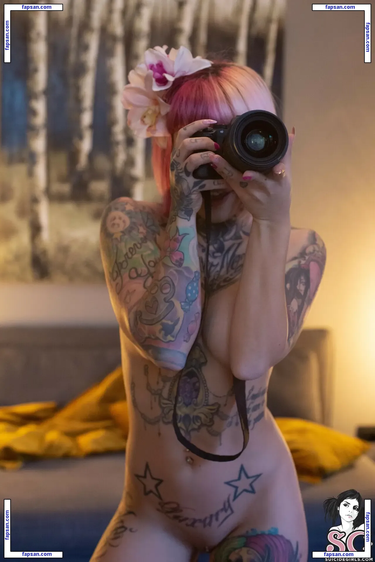 Pink Suicide голая фото #0076 с Онлифанс