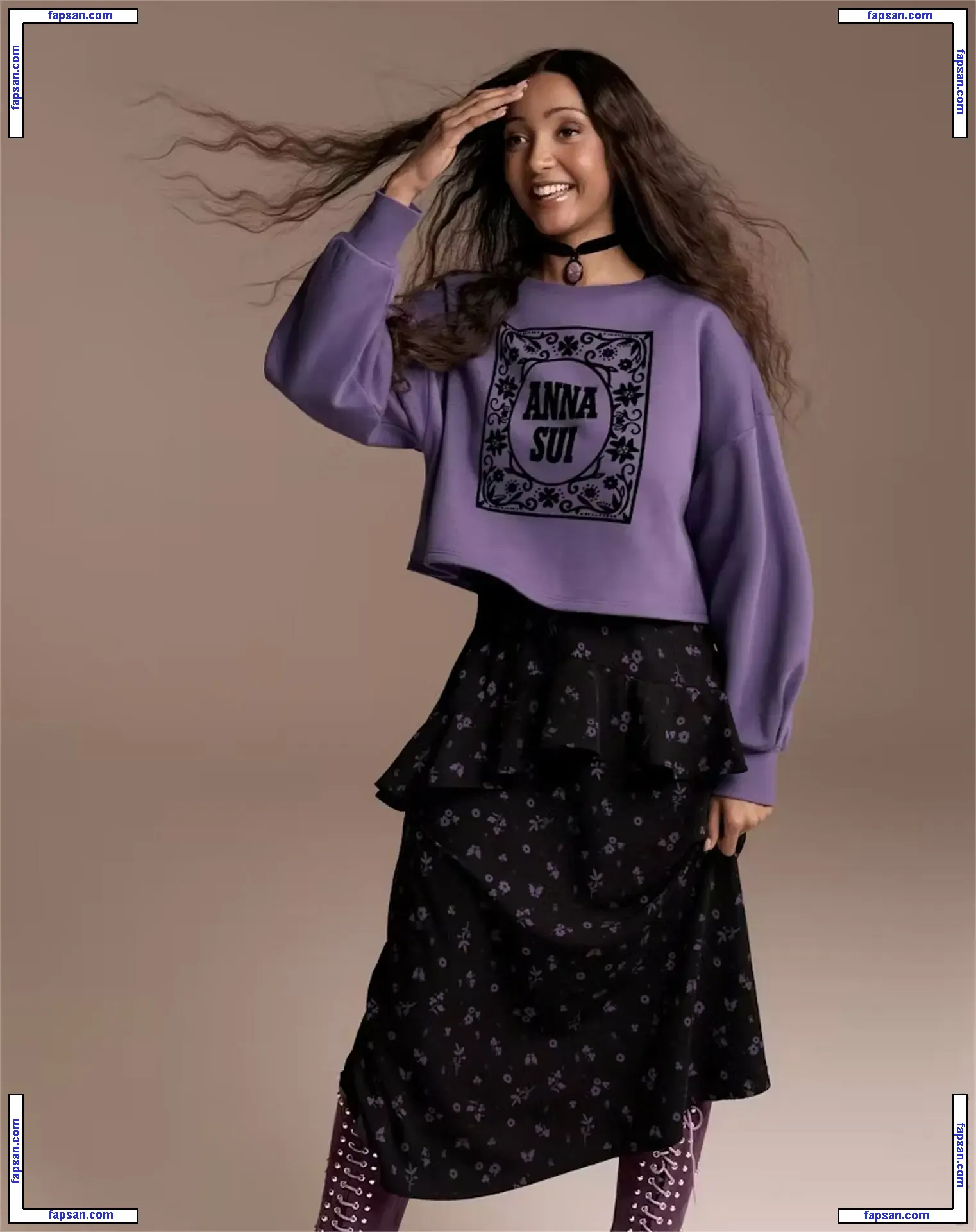 PinkPantheress nude photo #0042 from OnlyFans