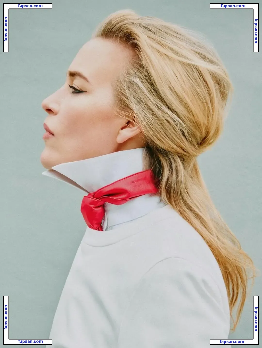 Piper Perabo nude photo #0194 from OnlyFans