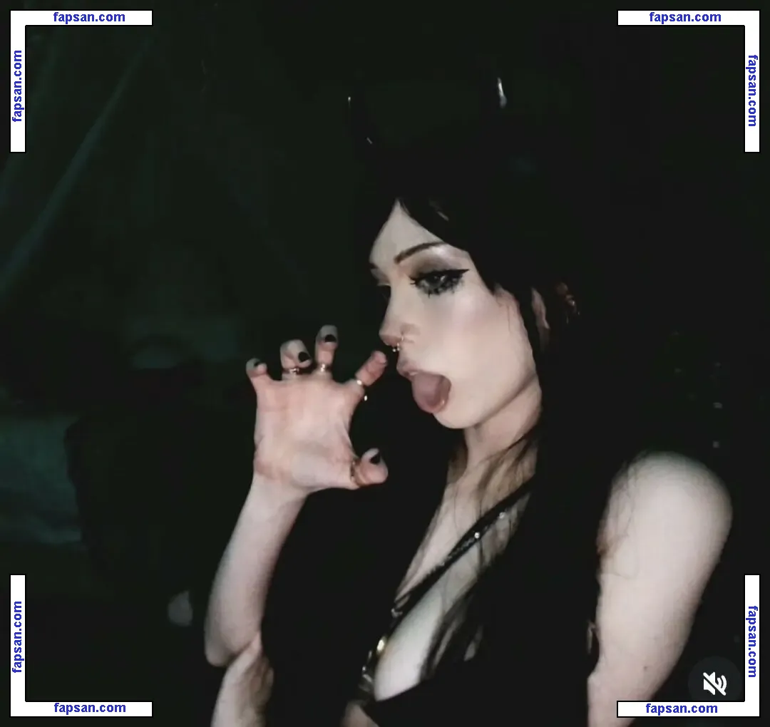 pipssqueakss nude photo #0217 from OnlyFans