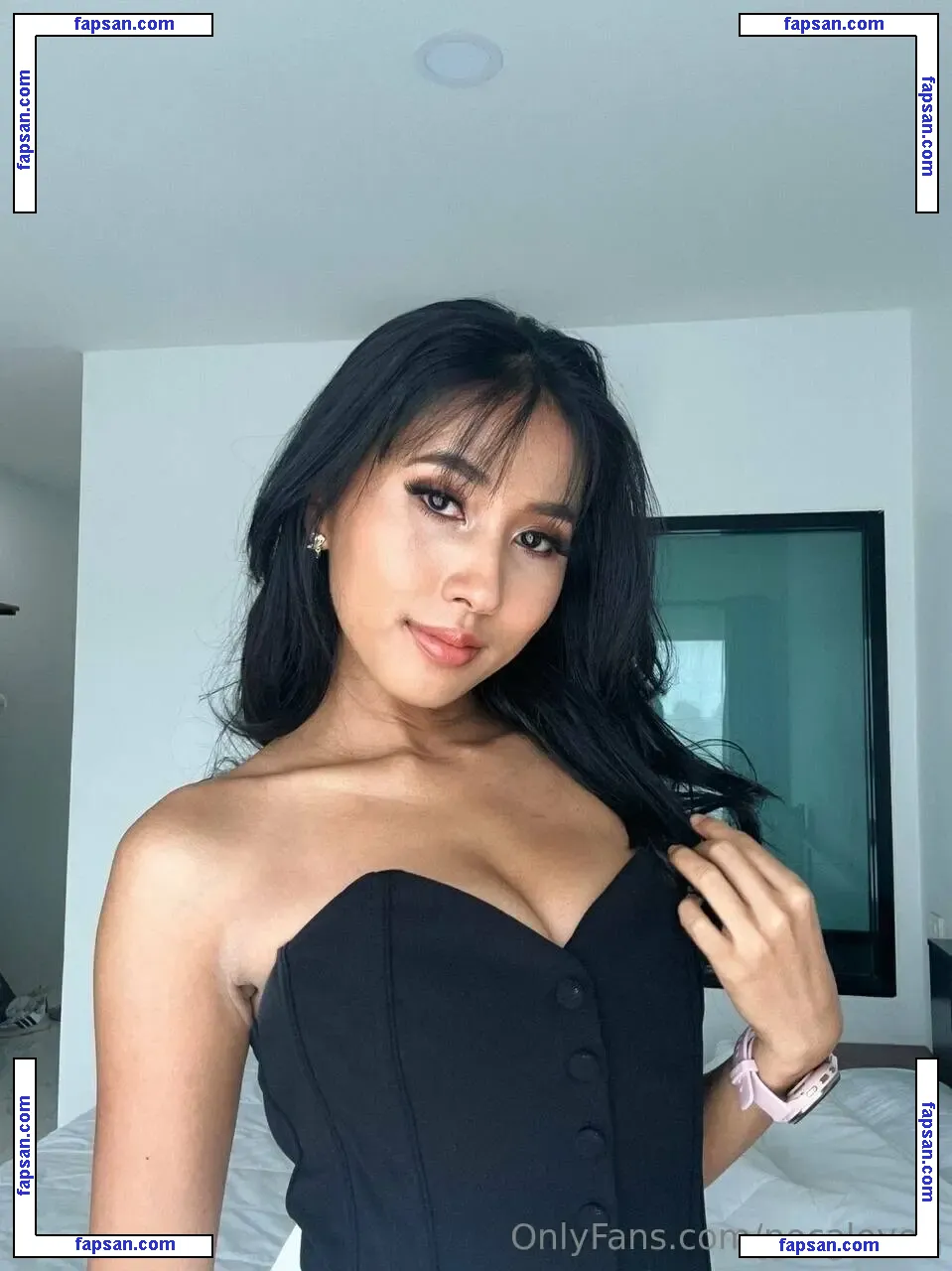 pocalovee nude photo #0010 from OnlyFans