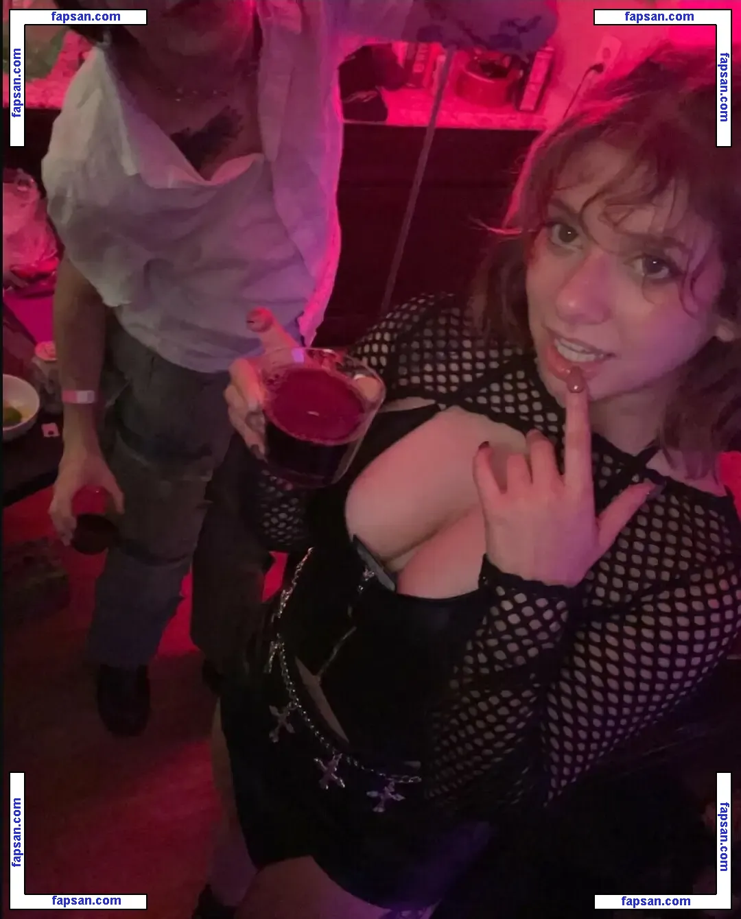 Pockets4bees nude photo #0014 from OnlyFans