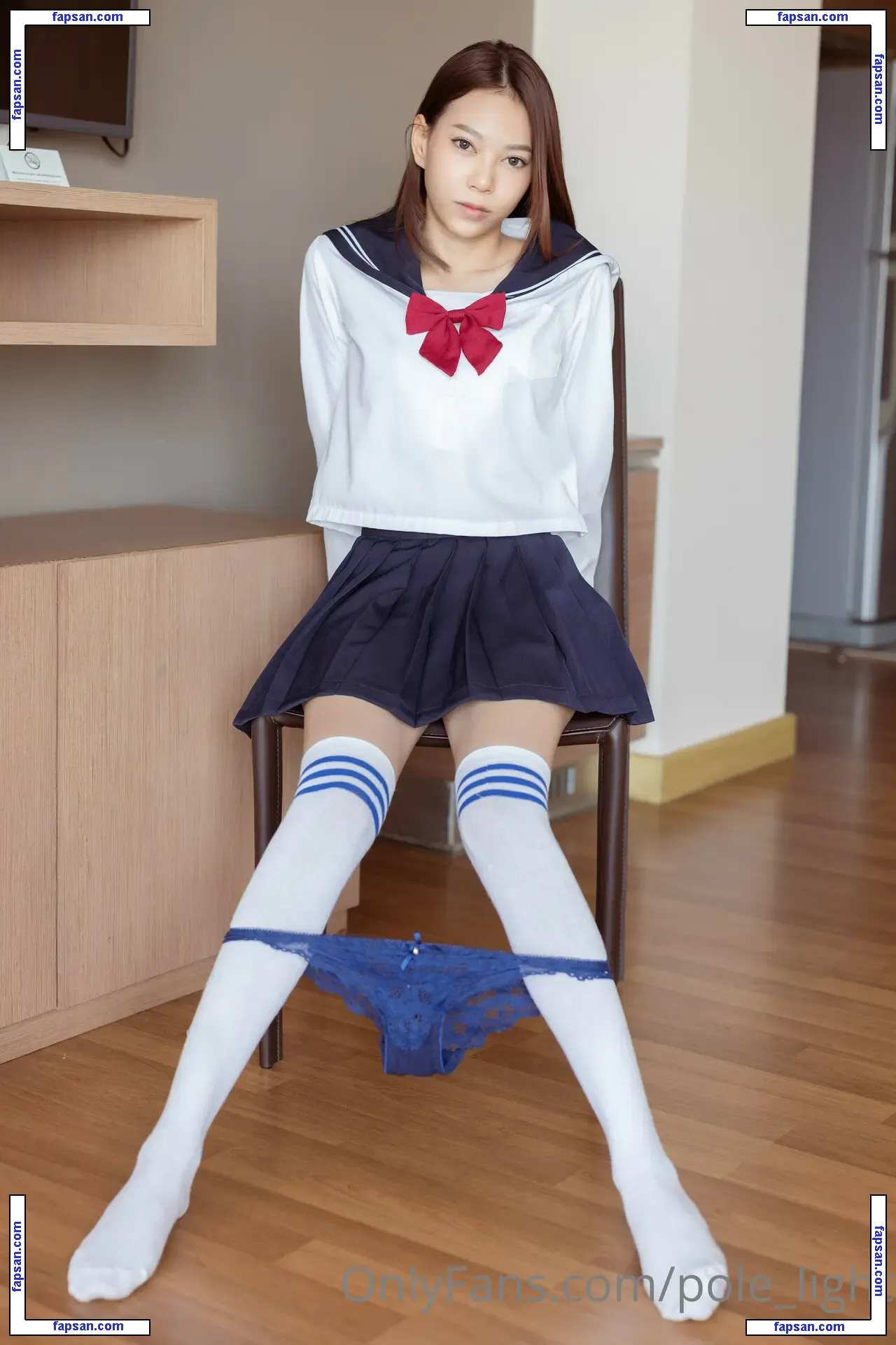 pole_light голая фото #0625 с Онлифанс