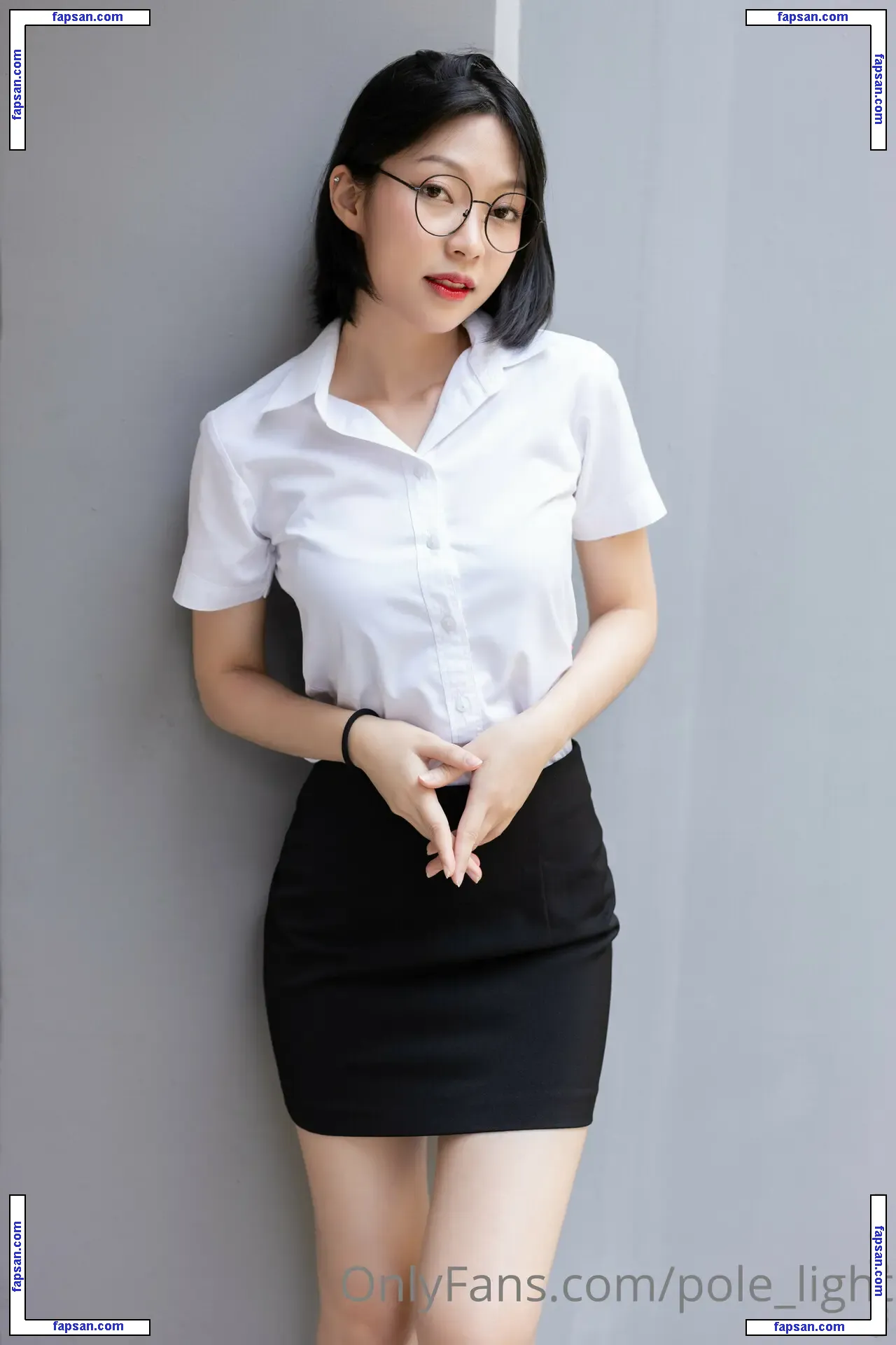 pole_light голая фото #0639 с Онлифанс