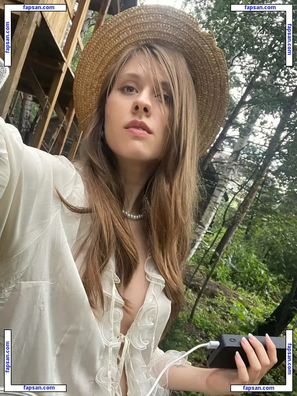 Polina Gentle Beast nude photo #0009 from OnlyFans