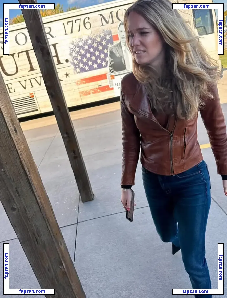 Political Ladies nude photo #0008 from OnlyFans