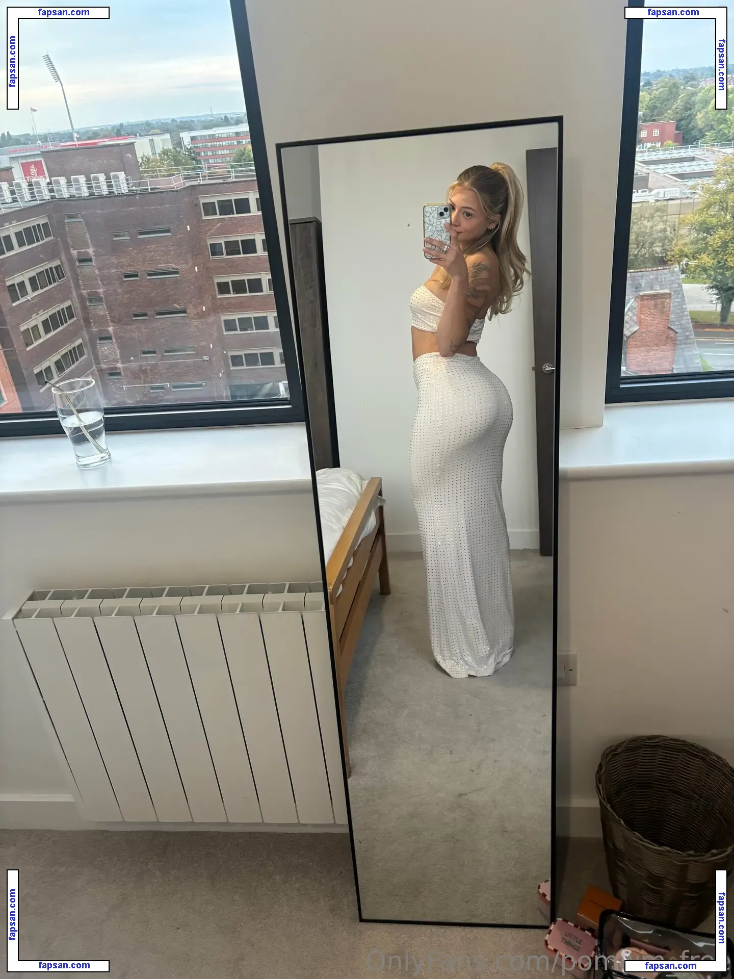 pomwm_free nude photo #0001 from OnlyFans