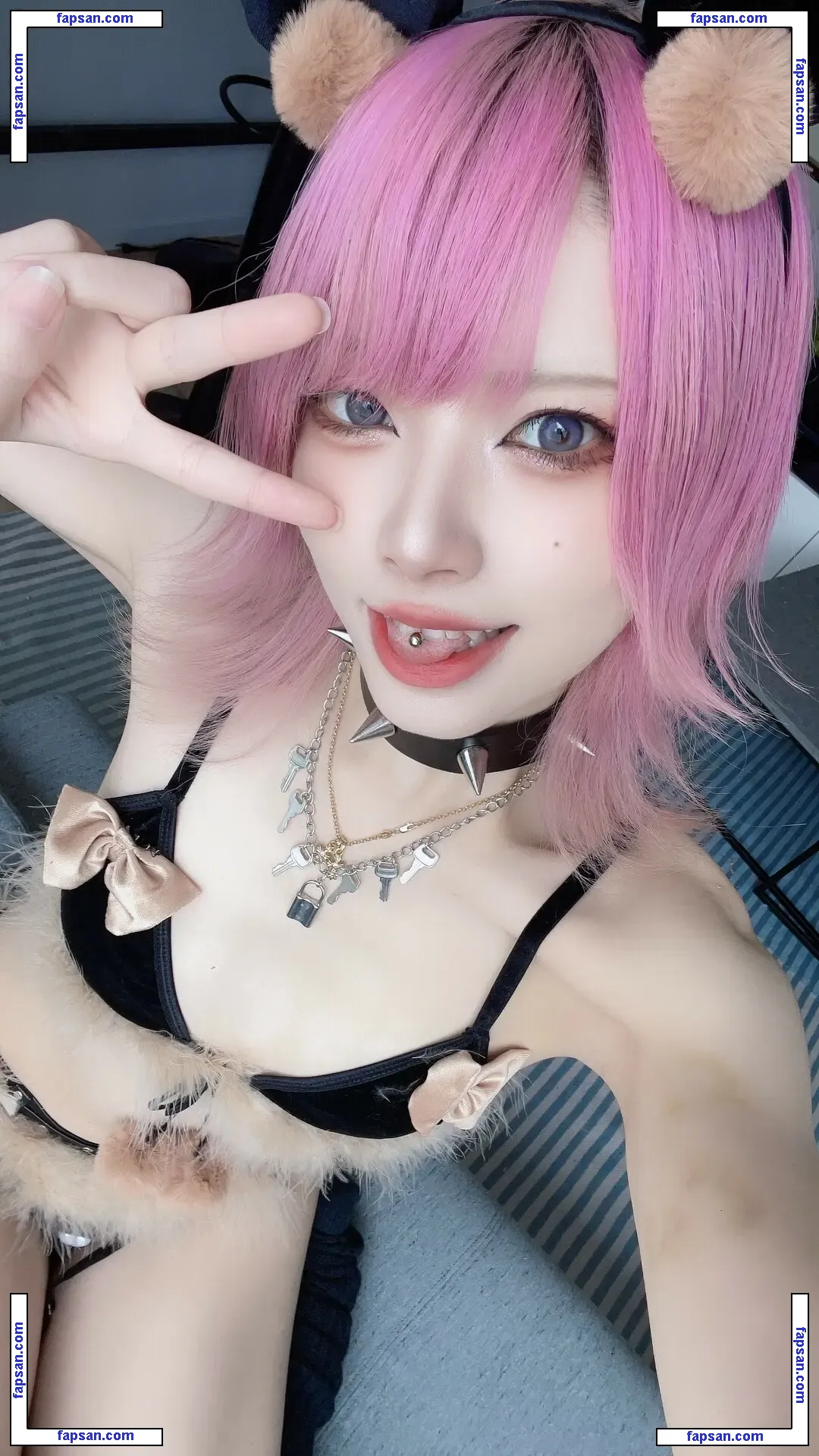 Ponyoouji nude photo #0003 from OnlyFans