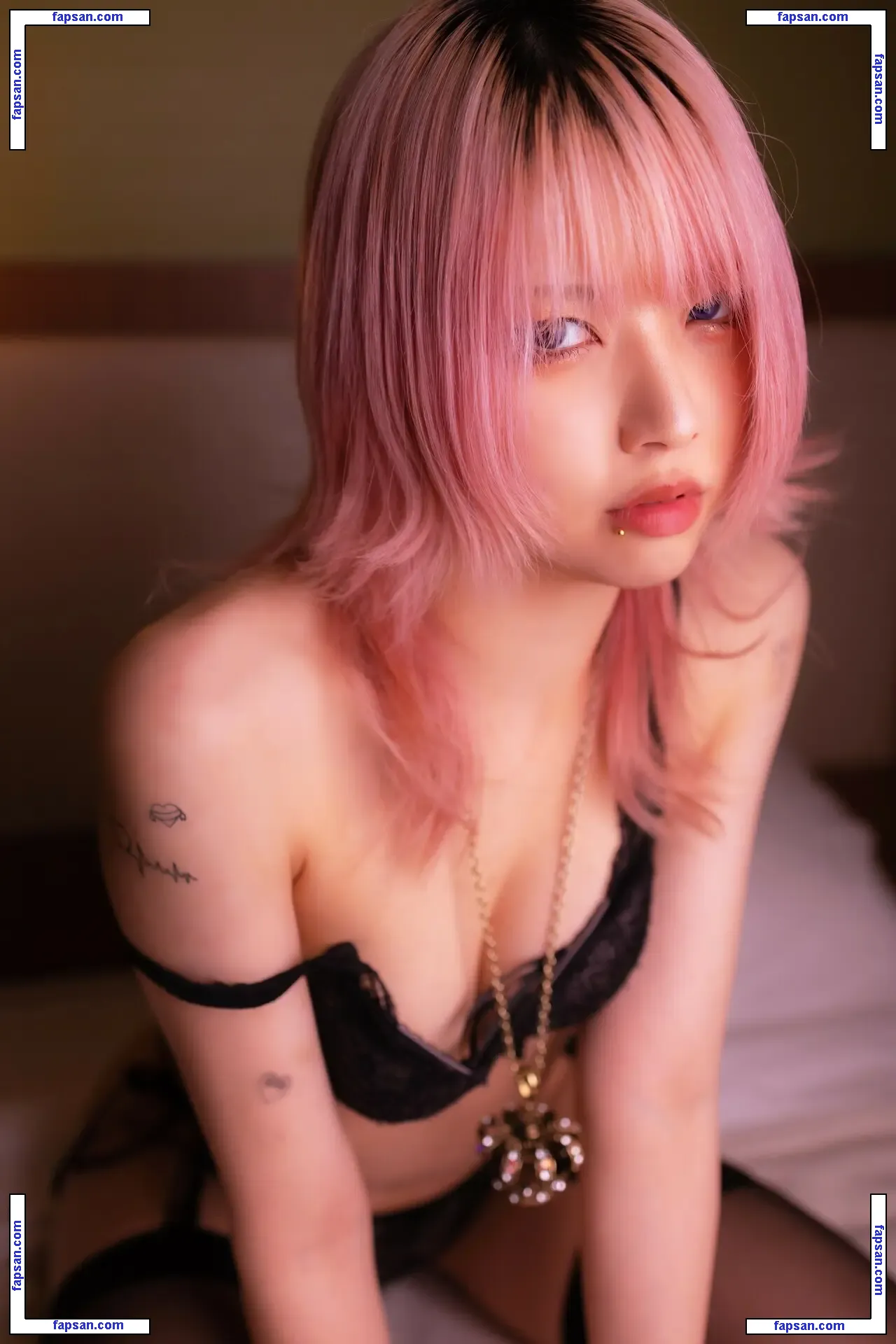 Ponyoouji nude photo #0015 from OnlyFans