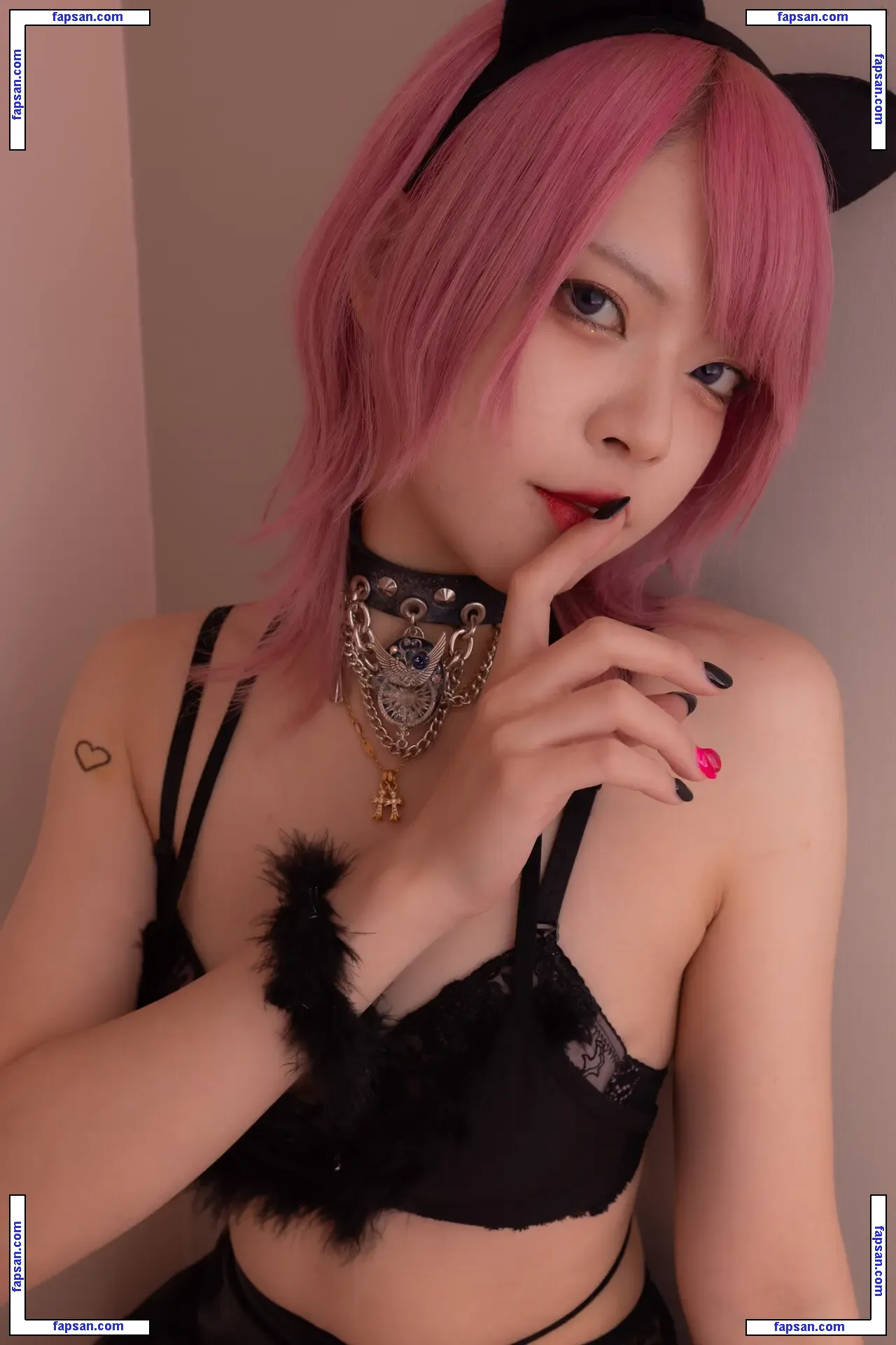 Ponyoouji nude photo #0037 from OnlyFans