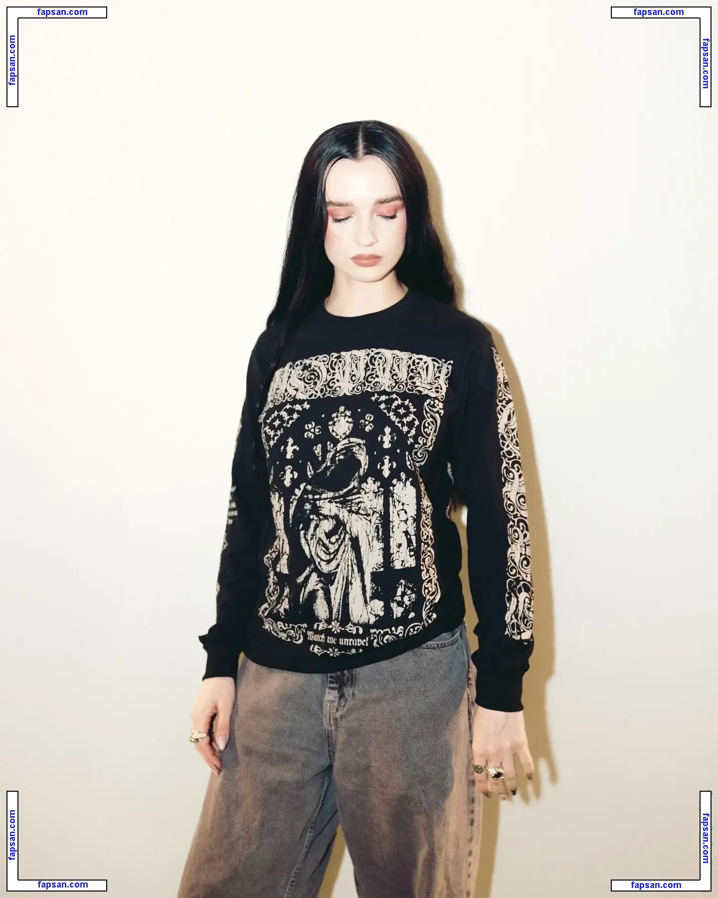 Poppy голая фото #0170 с Онлифанс