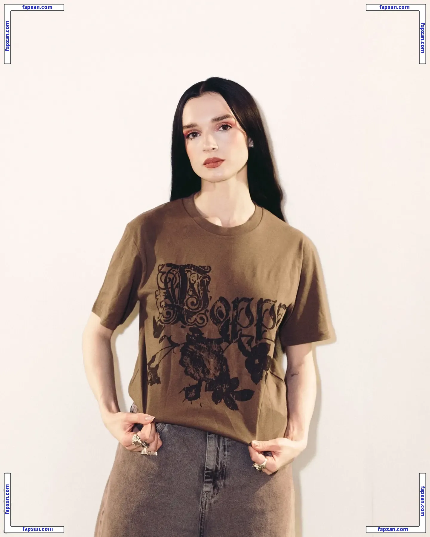 Poppy голая фото #0173 с Онлифанс