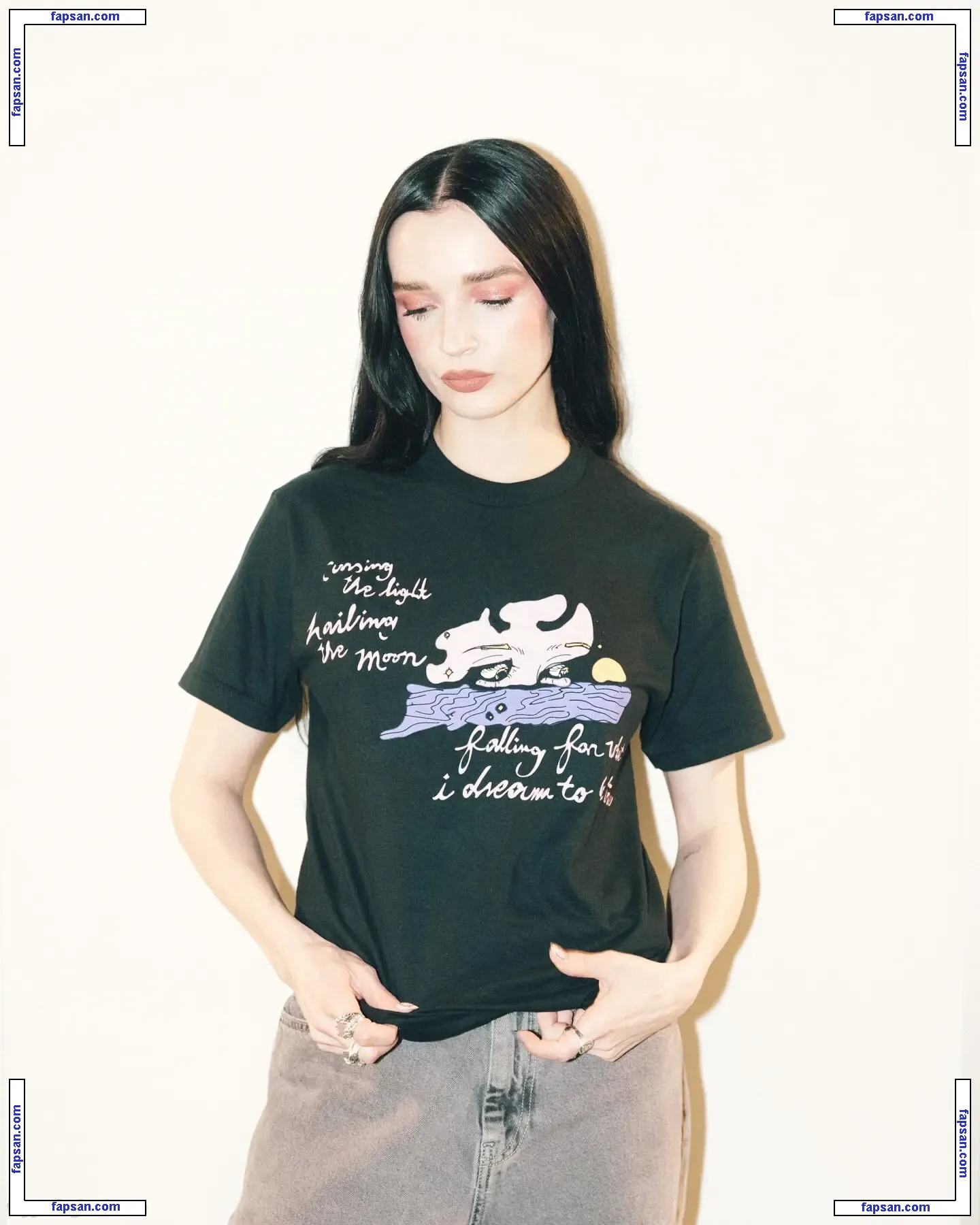 Poppy голая фото #0174 с Онлифанс