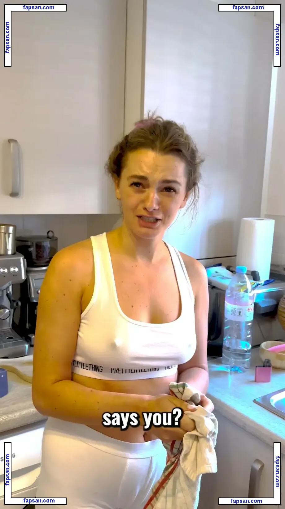 Poppyhollins nude photo #0004 from OnlyFans