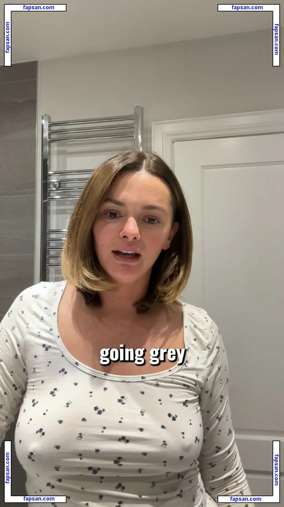 Poppyhollins nude photo #0009 from OnlyFans