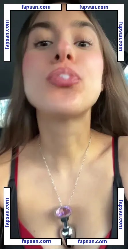 Poppyverse голая фото #0004 с Онлифанс